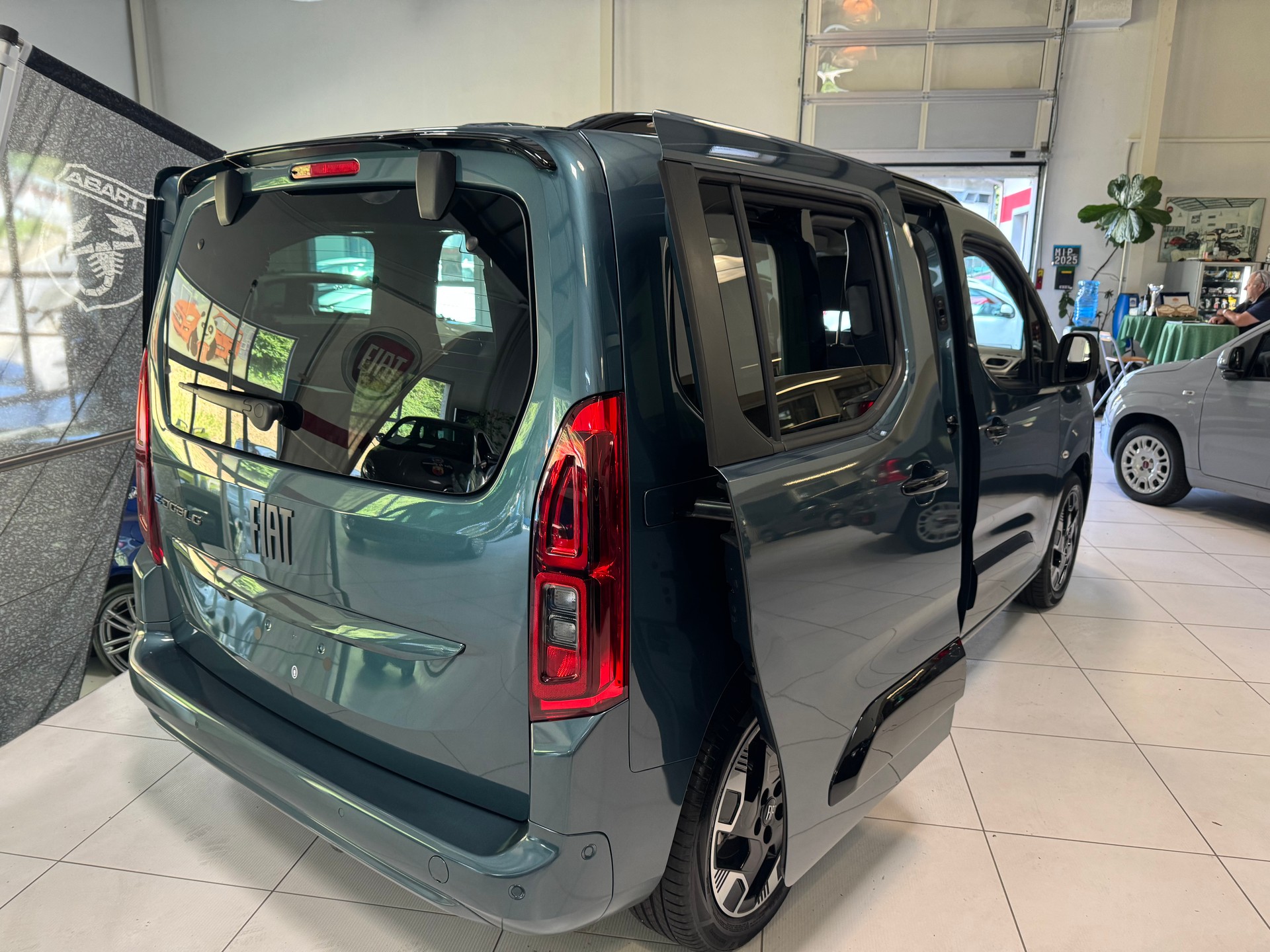FIAT E-Doblò Elektro 100kW Lounge-image-2