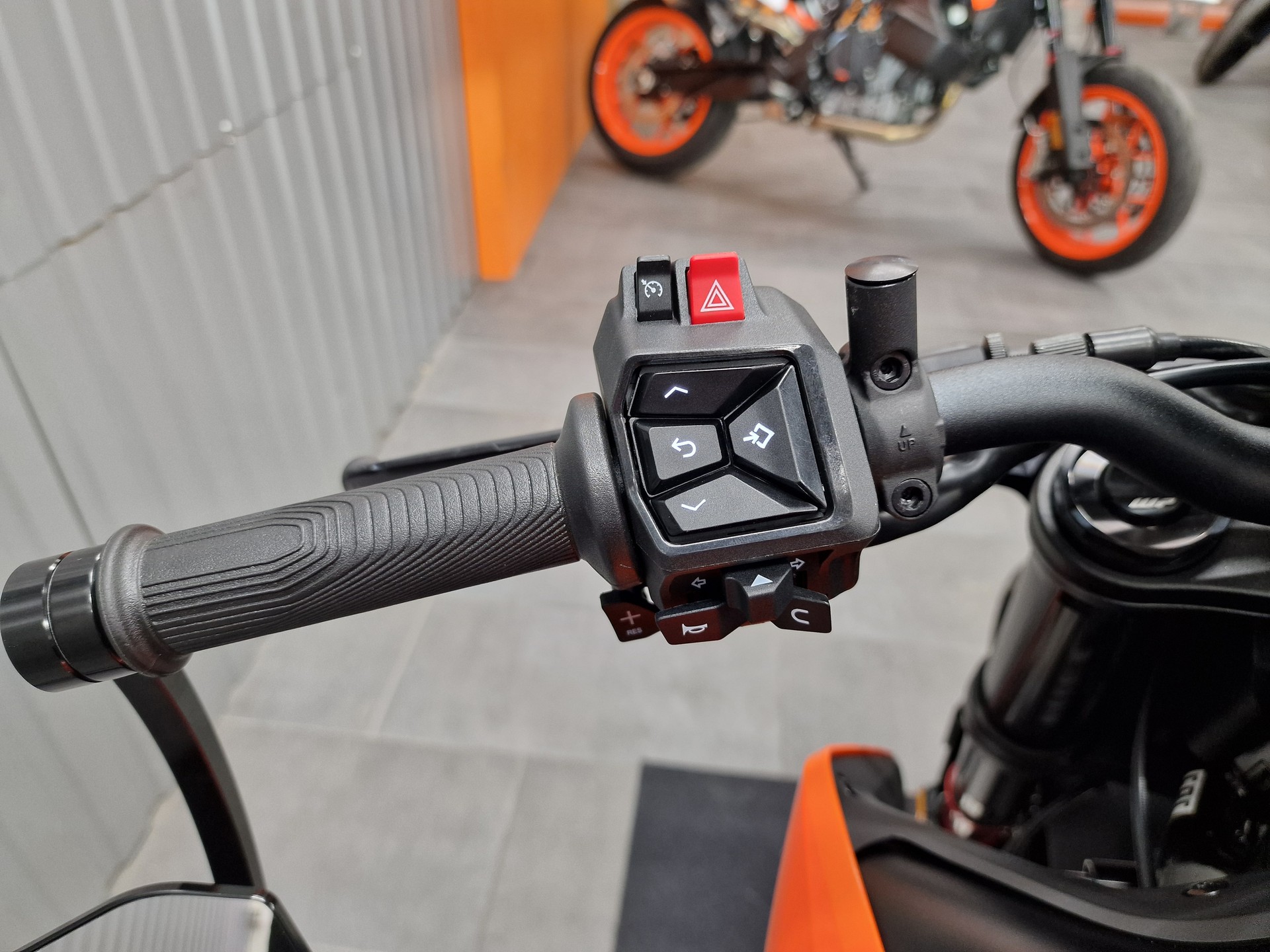 KTM 790 Duke-image-10