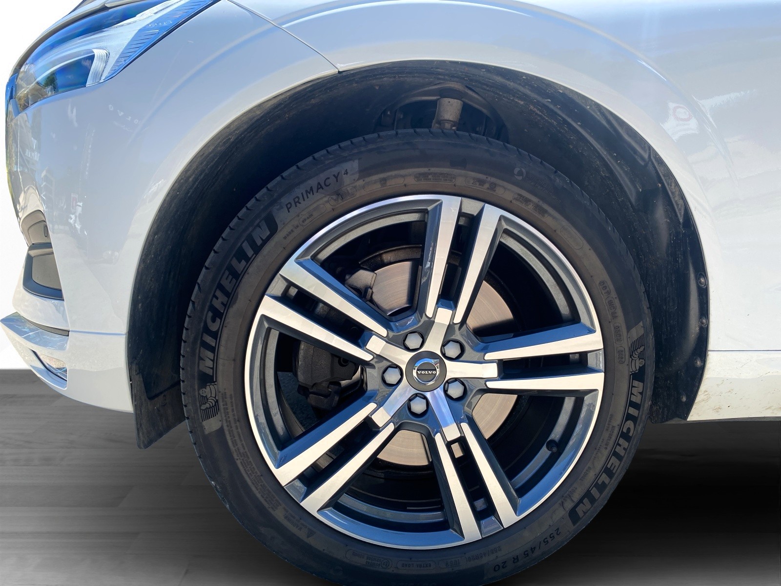 VOLVO XC60 B4 Diesel Mild Hybrid AWD Momentum Geartronic-image-16