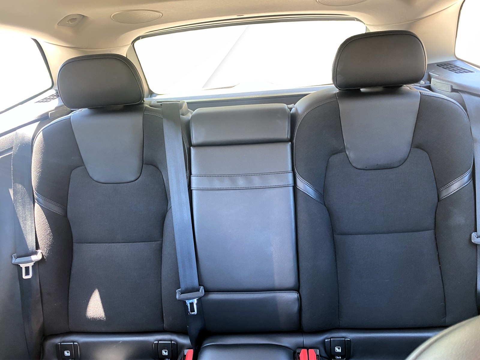 VOLVO XC60 B4 Diesel Mild Hybrid AWD Momentum Geartronic-image-10