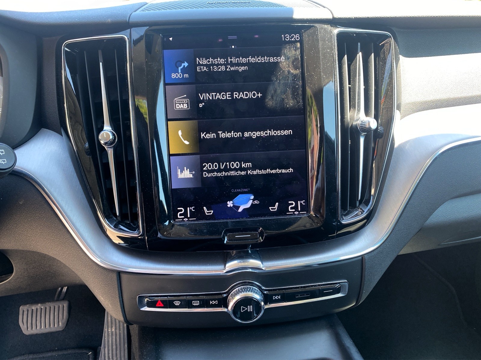 VOLVO XC60 B4 Diesel Mild Hybrid AWD Momentum Geartronic-image-13