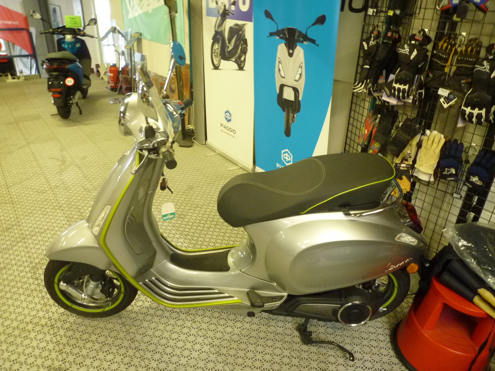 PIAGGIO Vespa Elettrica L3 Full Electric-image-2