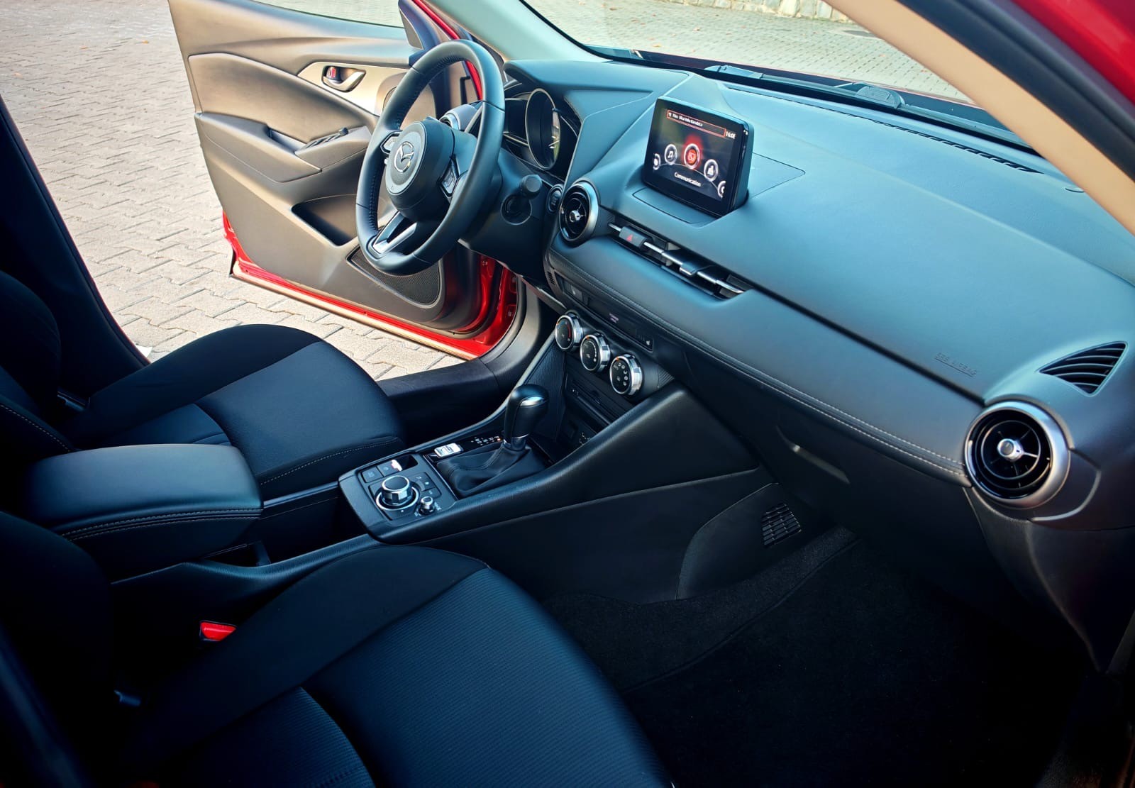 MAZDA CX-3 SKYACTIV-G 121 Ambition Plus FWD Automat-image-5