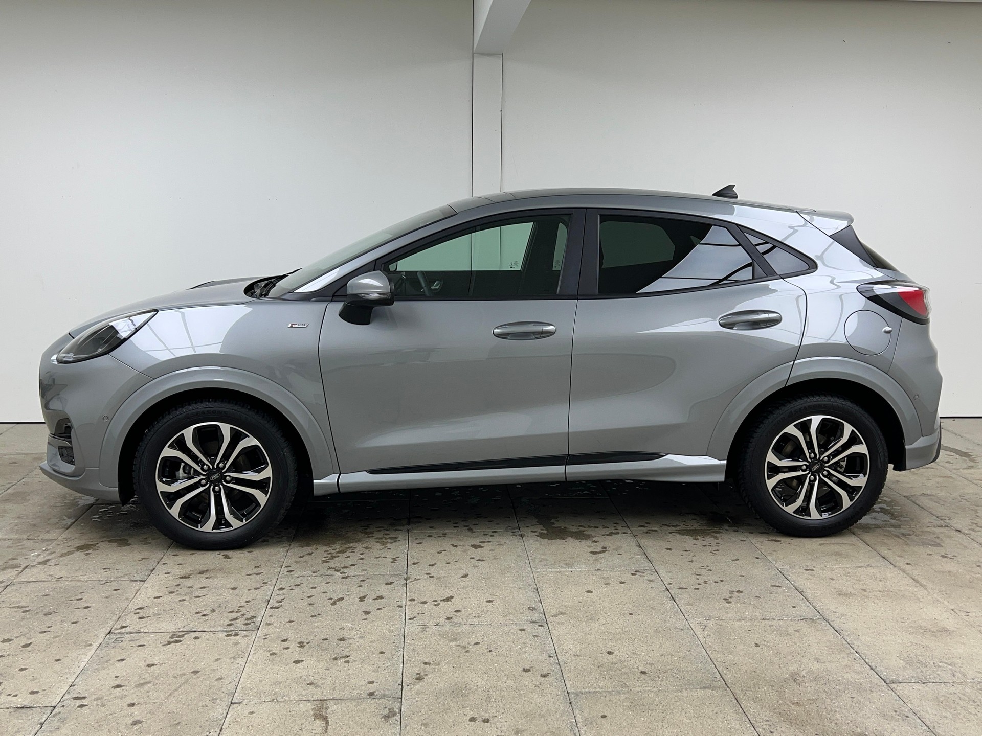 FORD Puma 1.0 EcoB Hybrid 155 ST-Line / ab 3,99% Leasing bei Abschluss einer Protect Autoversicherung-showroom-element-2