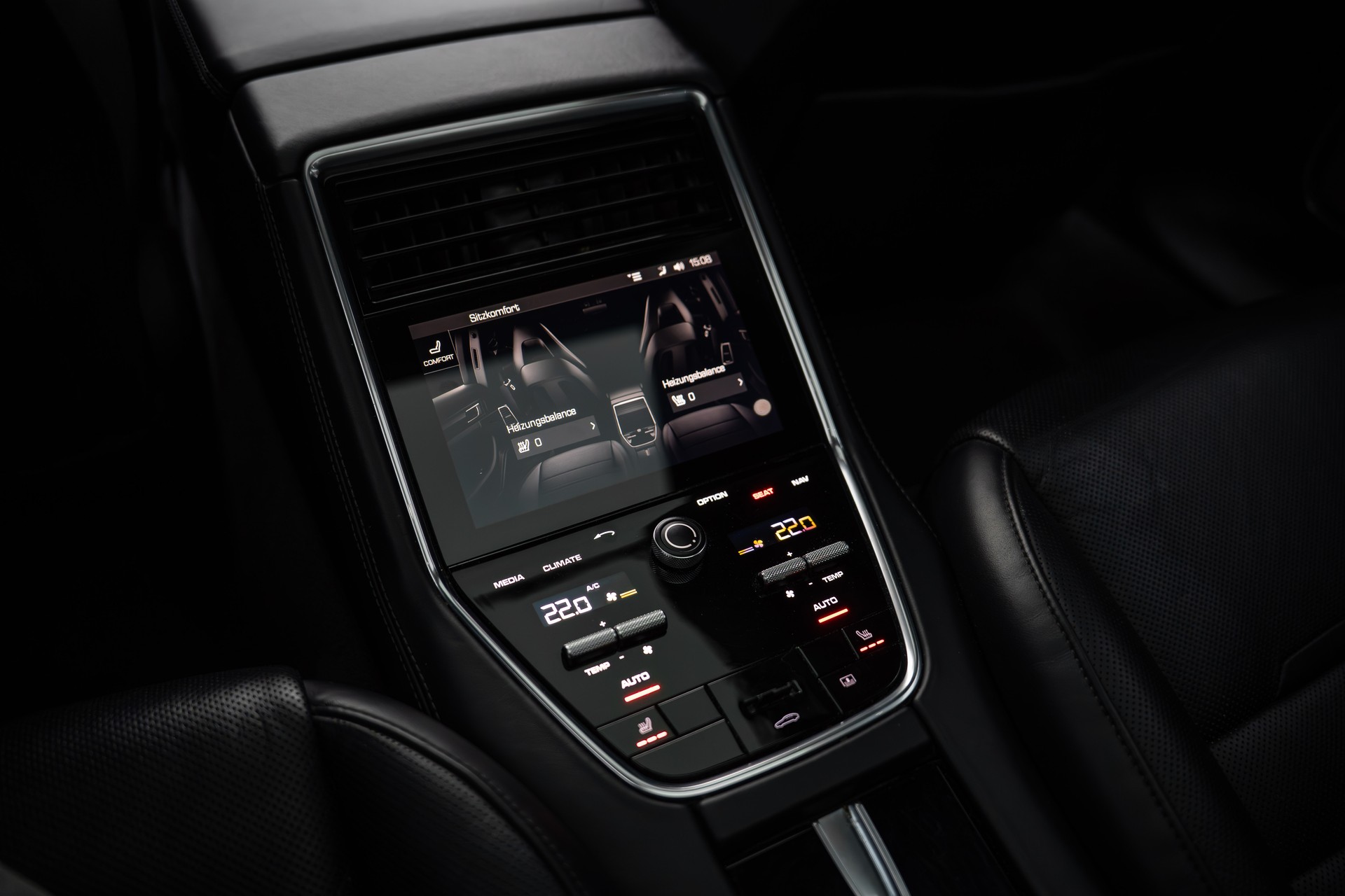 PORSCHE Panamera Turbo S E-Hybrid PDK-image-16