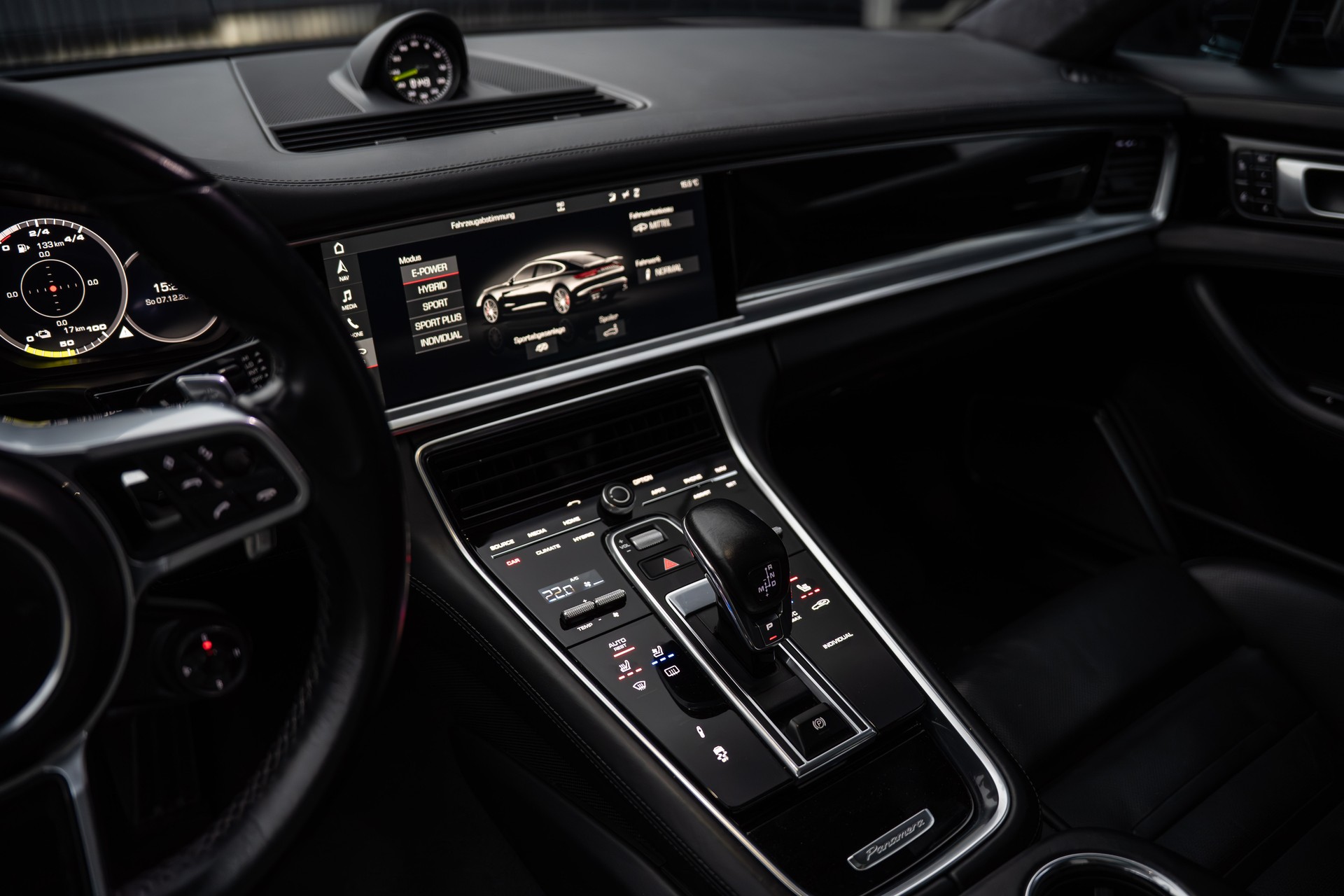PORSCHE Panamera Turbo S E-Hybrid PDK-image-8