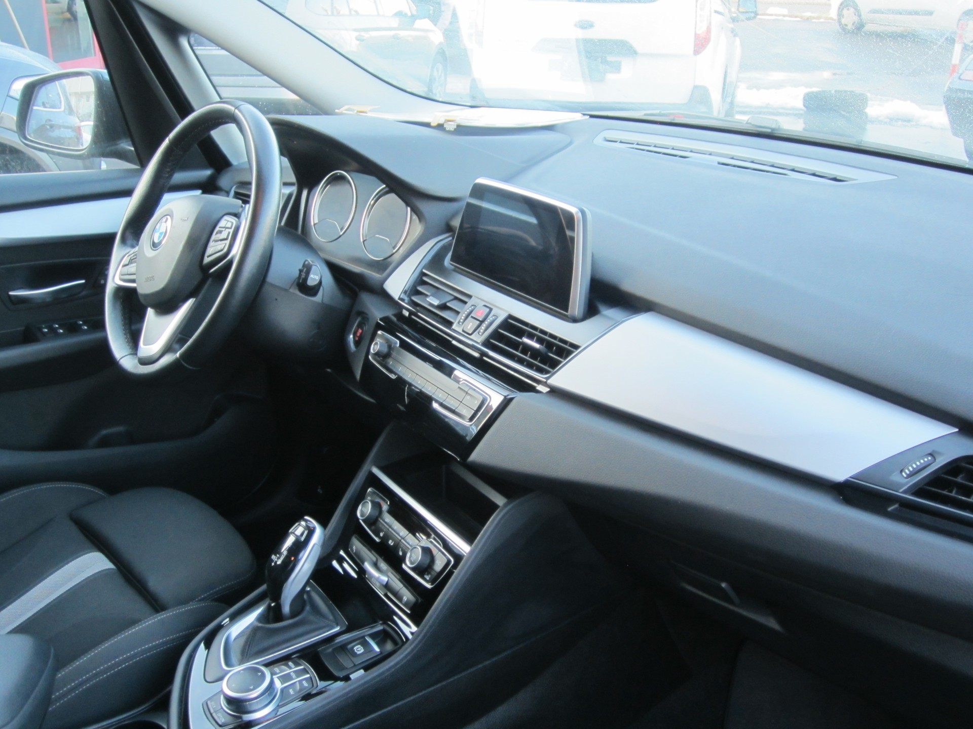 BMW 218d xDrive Gran Tourer Steptronic-image-9