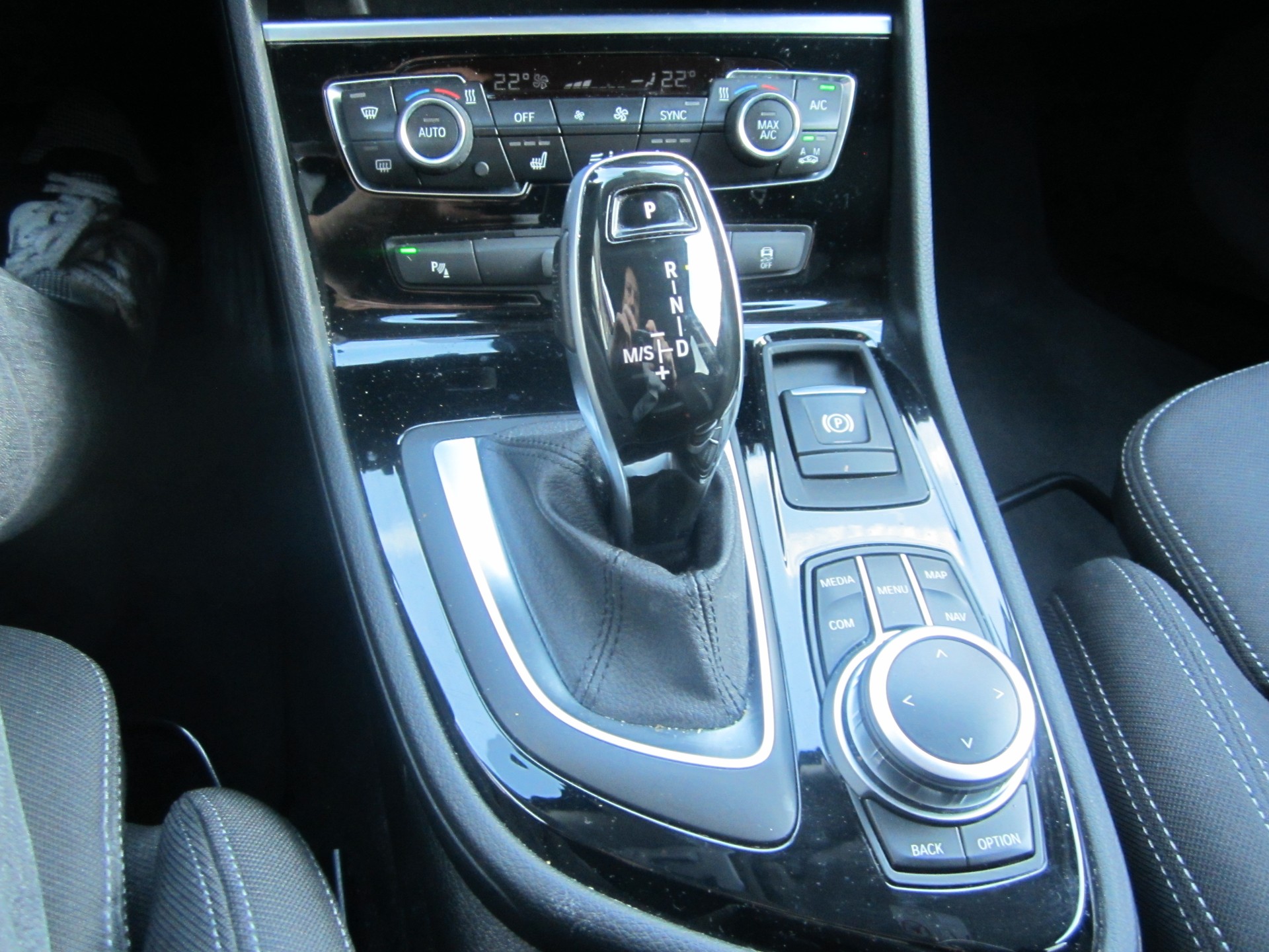 BMW 218d xDrive Gran Tourer Steptronic-image-6