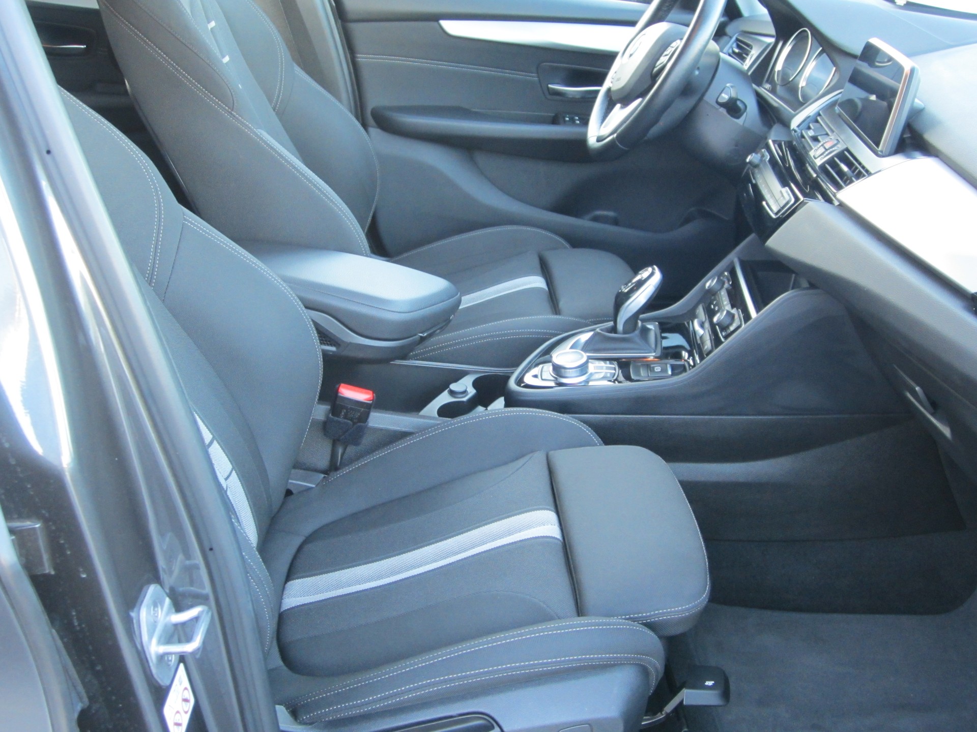 BMW 218d xDrive Gran Tourer Steptronic-image-3