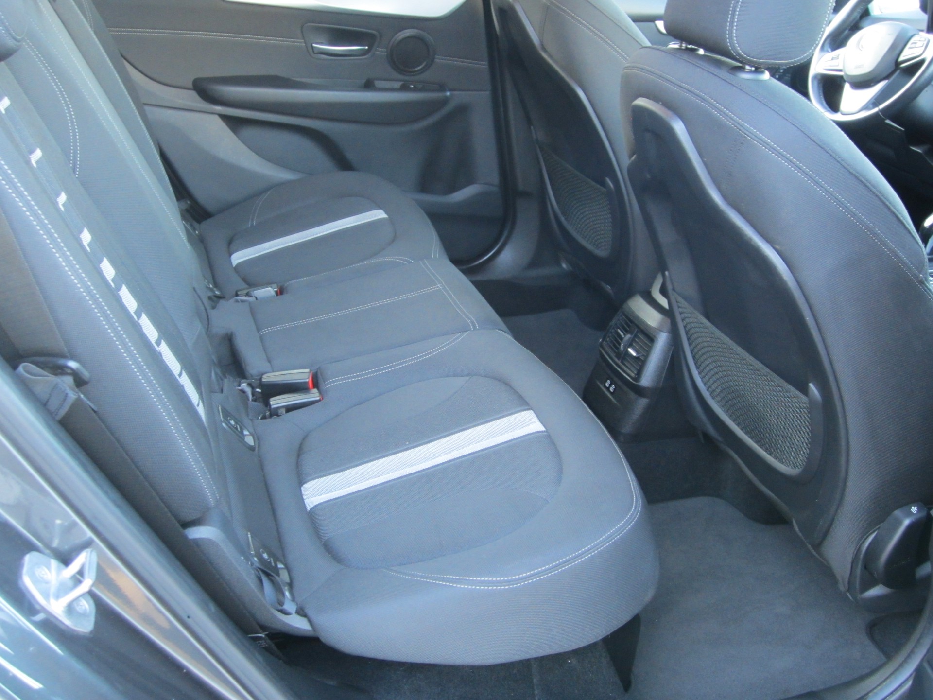 BMW 218d xDrive Gran Tourer Steptronic-image-4