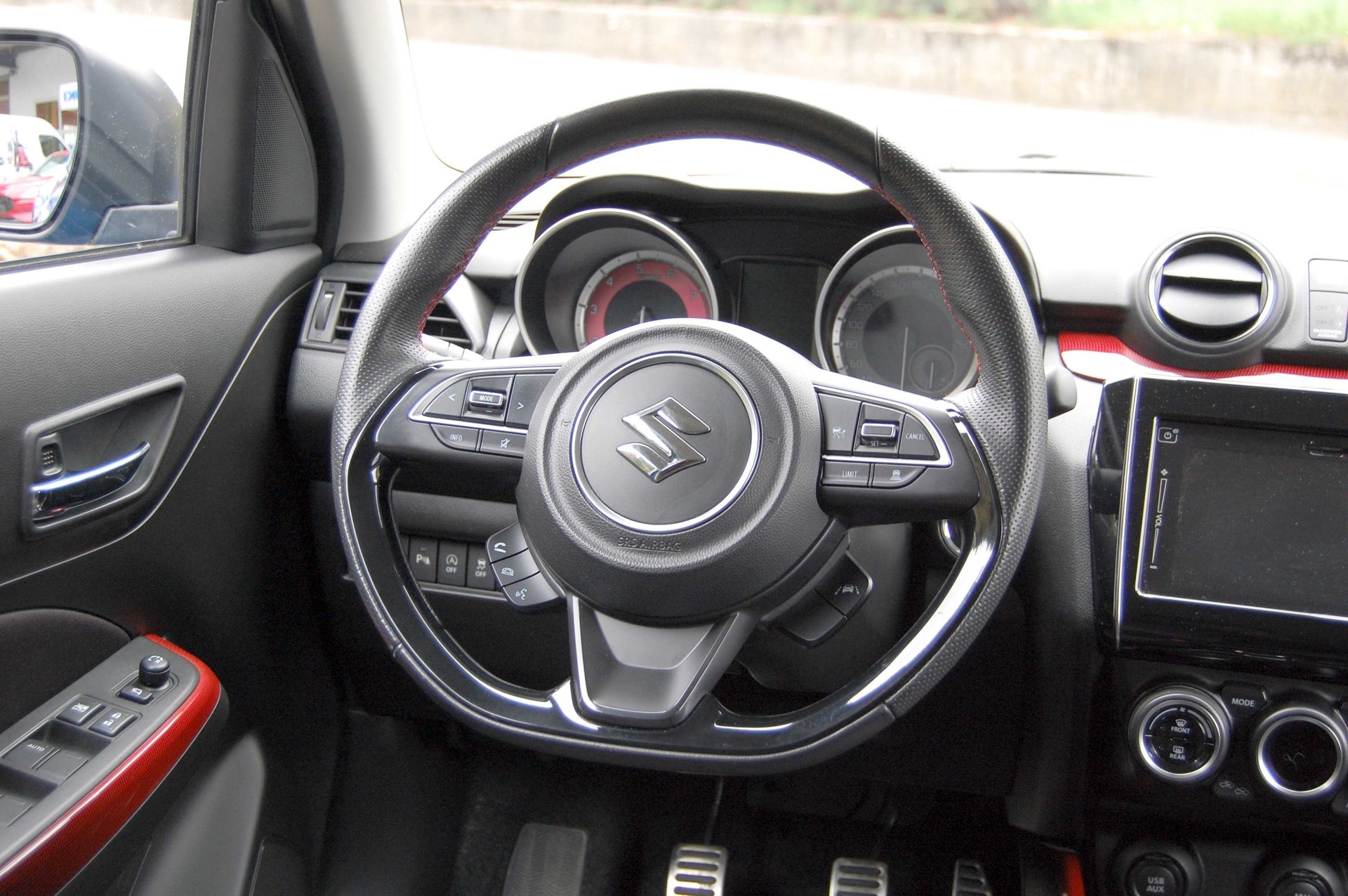SUZUKI Swift Sport 1.4i 16V Compact Top Hybrid-image-11