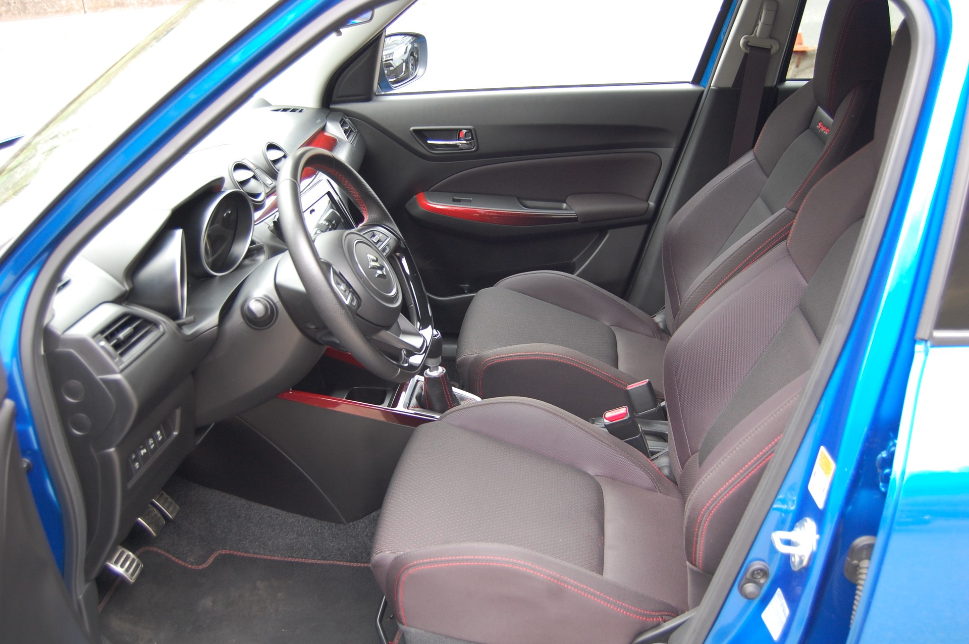 SUZUKI Swift Sport 1.4i 16V Compact Top Hybrid-image-14