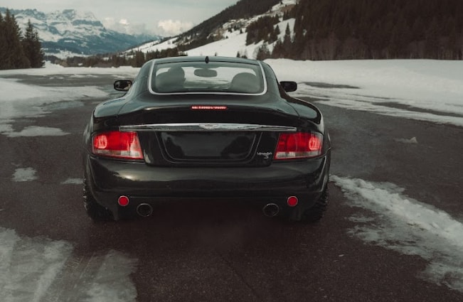 ASTON MARTIN Vanquish V12 S 5.9-48-image-5