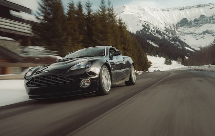 ASTON MARTIN Vanquish V12 S 5.9-48-image-3