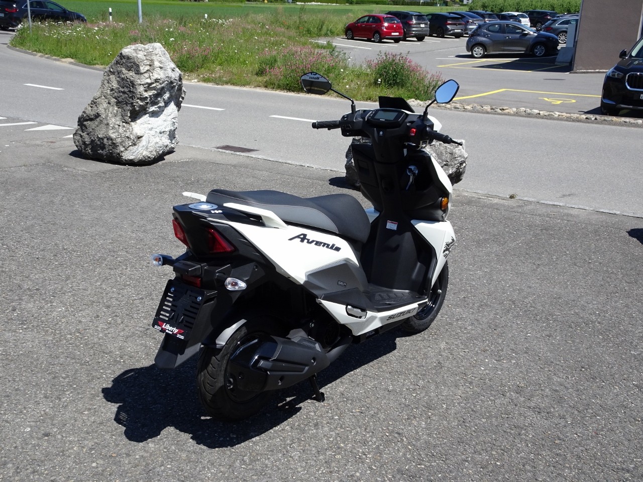 SUZUKI UN 125 Avenis-image-4