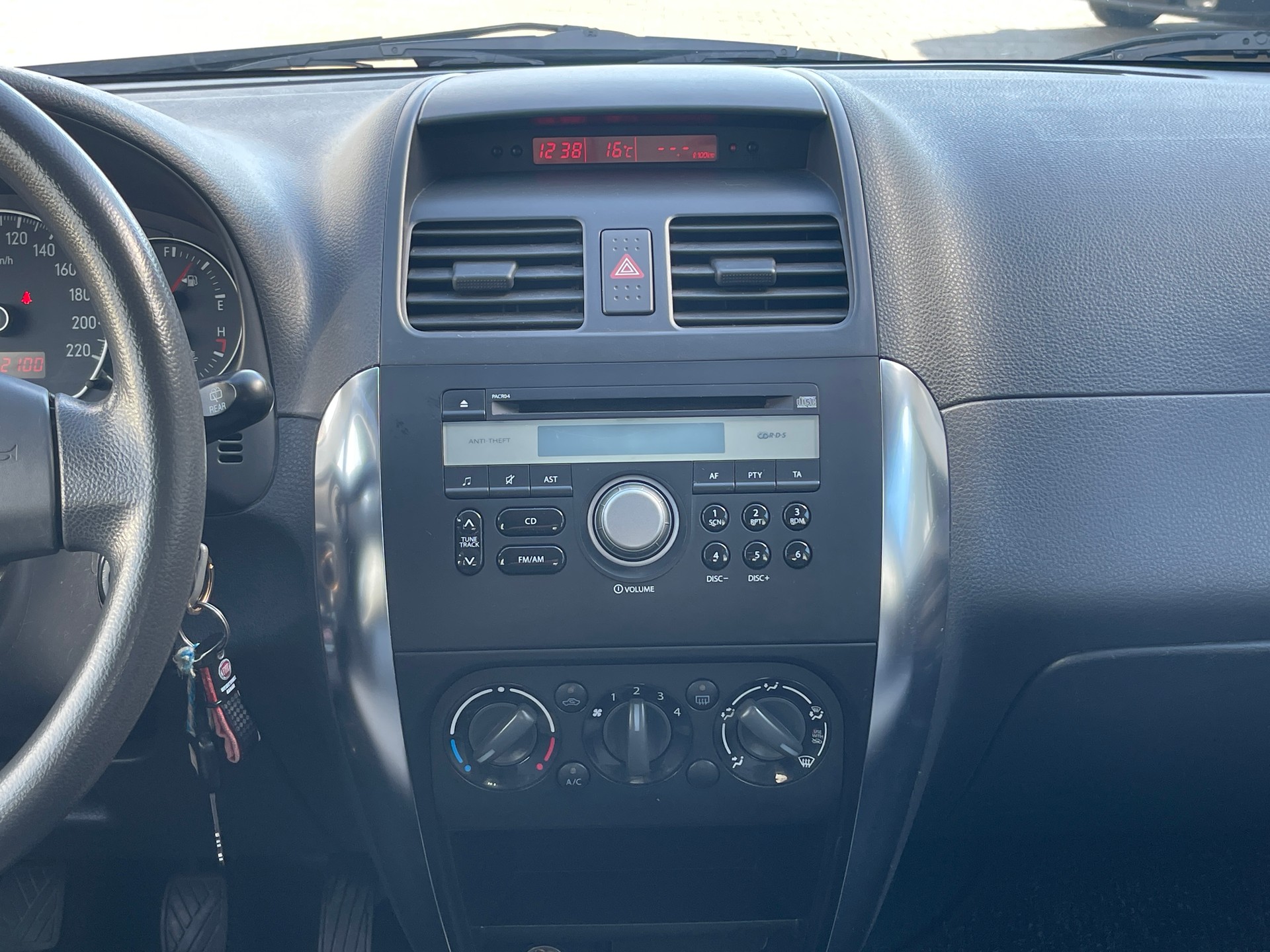 FIAT Sedici 1.9 JTD 4WD Freestyle-image-9