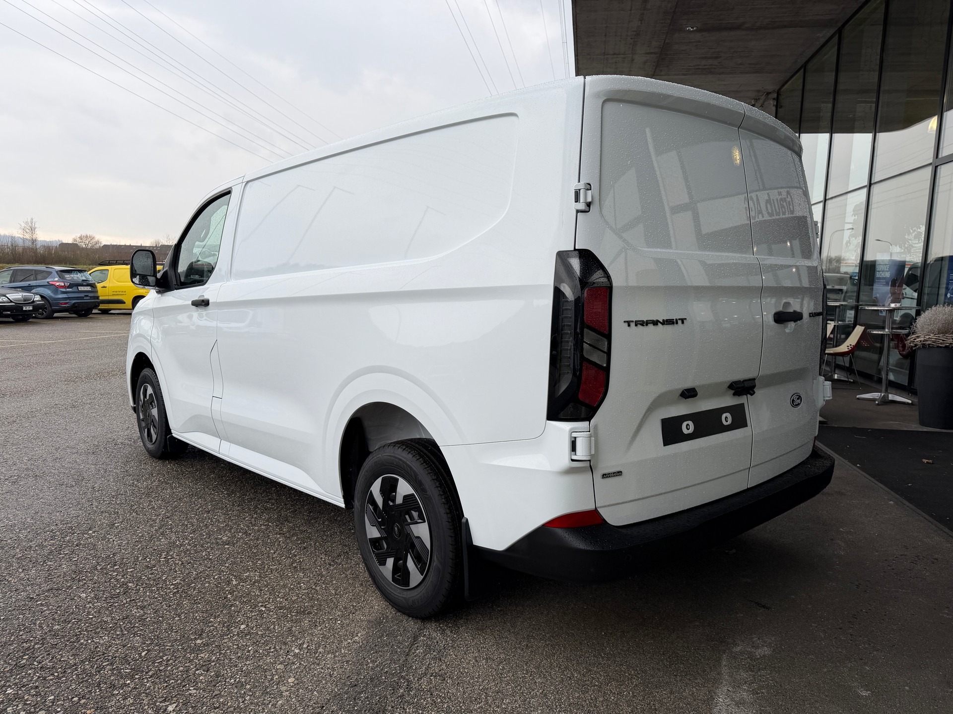 FORD Transit Custom Van PHEV 320 L1H1 Trend Automat-image-6