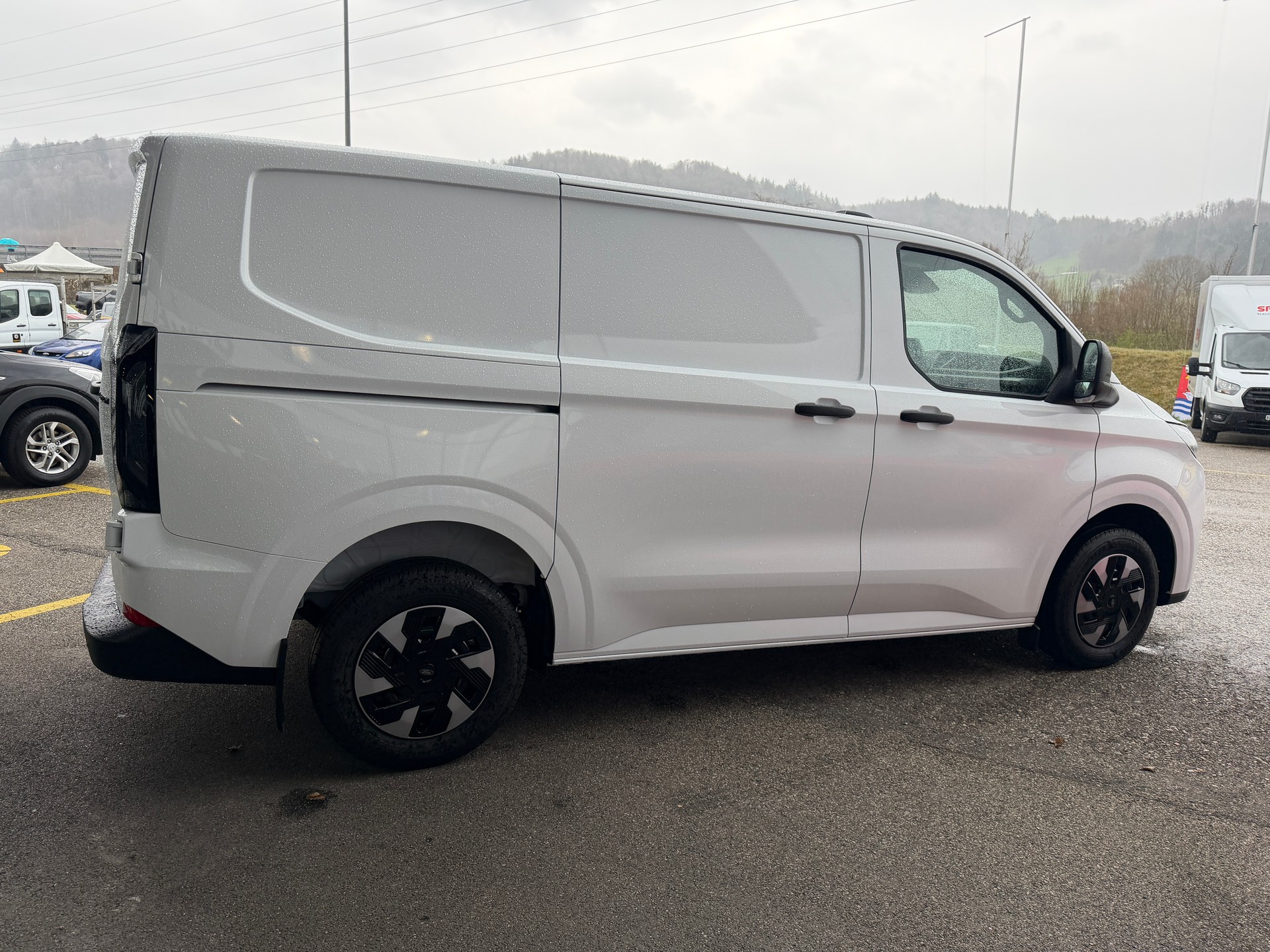 FORD Transit Custom Van PHEV 320 L1H1 Trend Automat-image-9