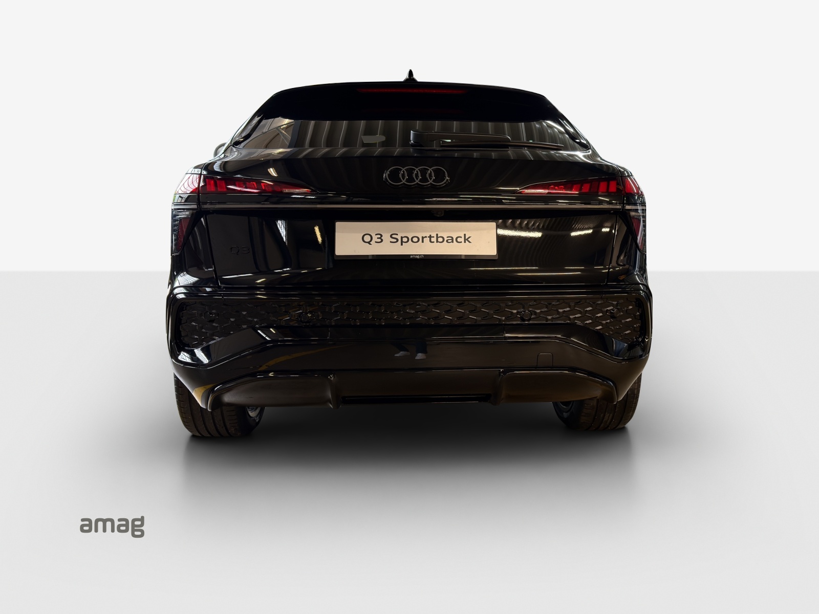 AUDI Q3 Sportback e-hybrid 200 kW S tronig-showroom-element-3
