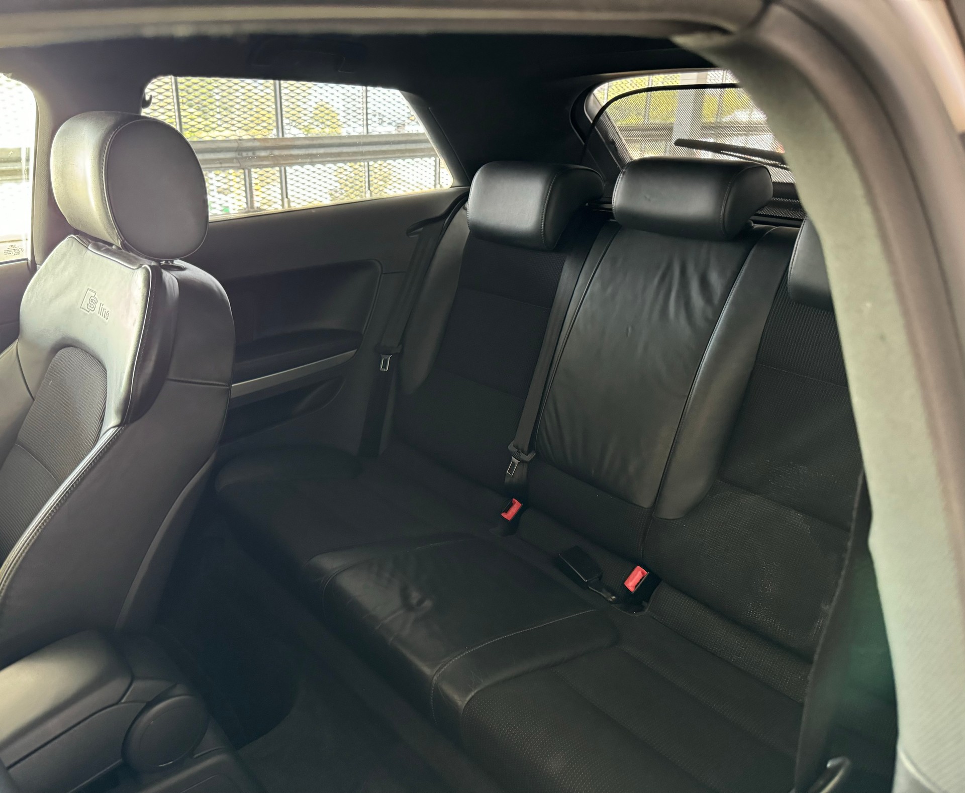 AUDI A3 Sportback 1.8 TFSI Ambition S-tronic S-line-image-13