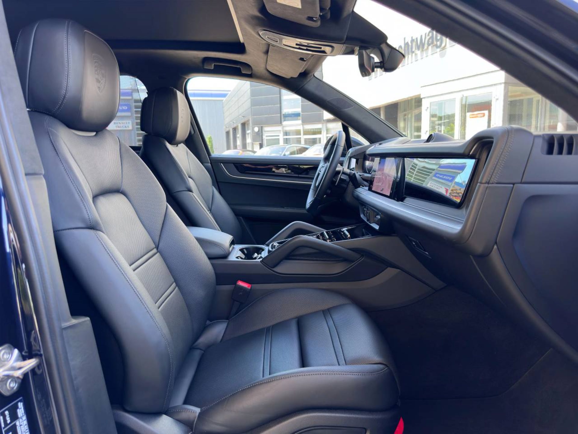 PORSCHE Cayenne Turbo E-Hybrid-image-22