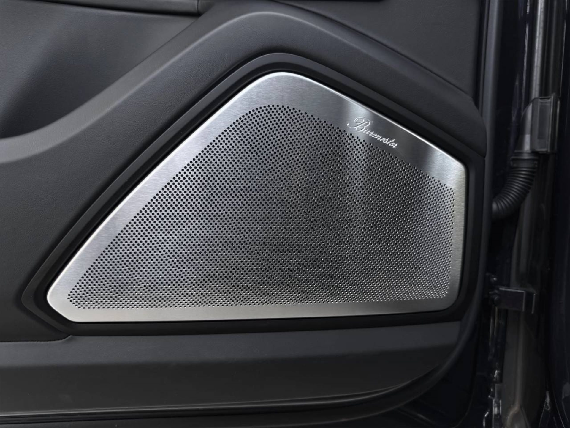 PORSCHE Cayenne Turbo E-Hybrid-image-27
