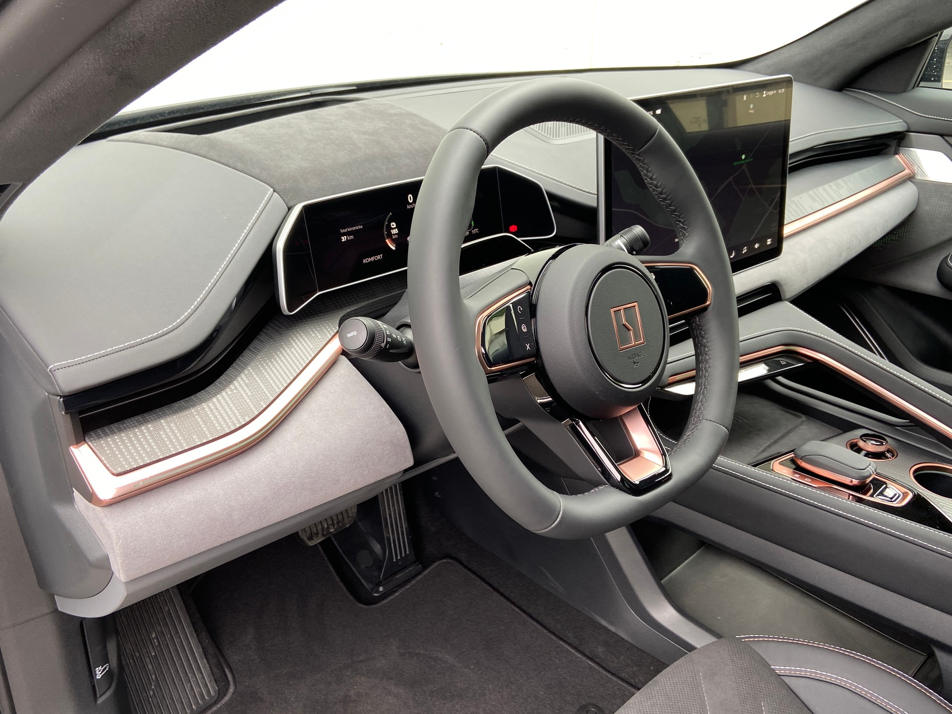 ZEEKR 001 96kWh Performace AWD-image-10