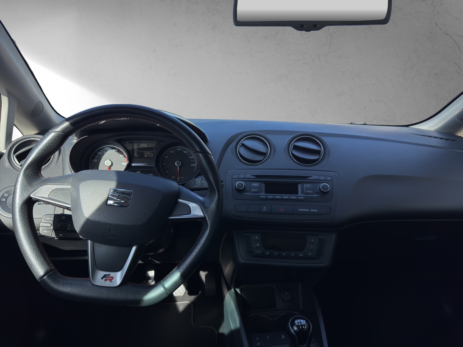 SEAT Ibiza 1.2 TSI FR Stopp-Start-image-9