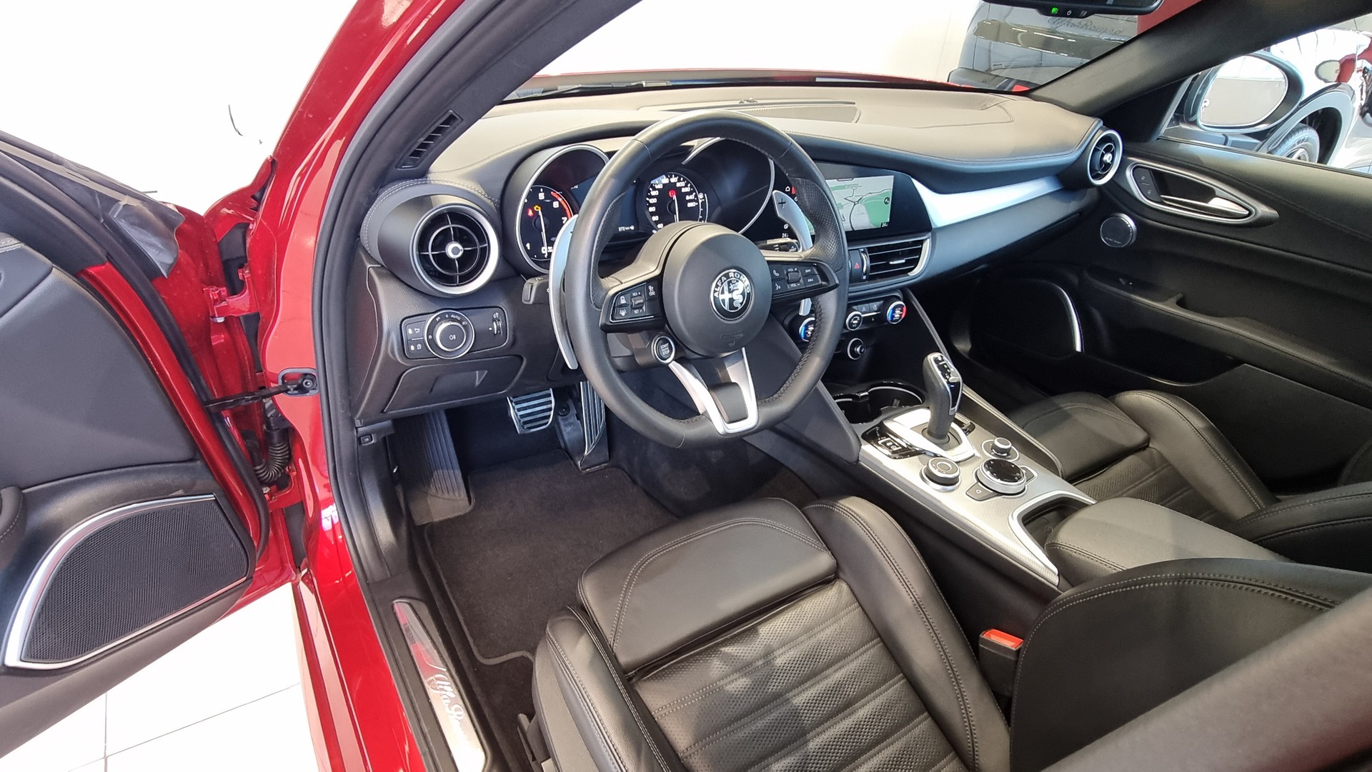 ALFA ROMEO Giulia 2.0 Q4 Veloce Premium Sky-image-20