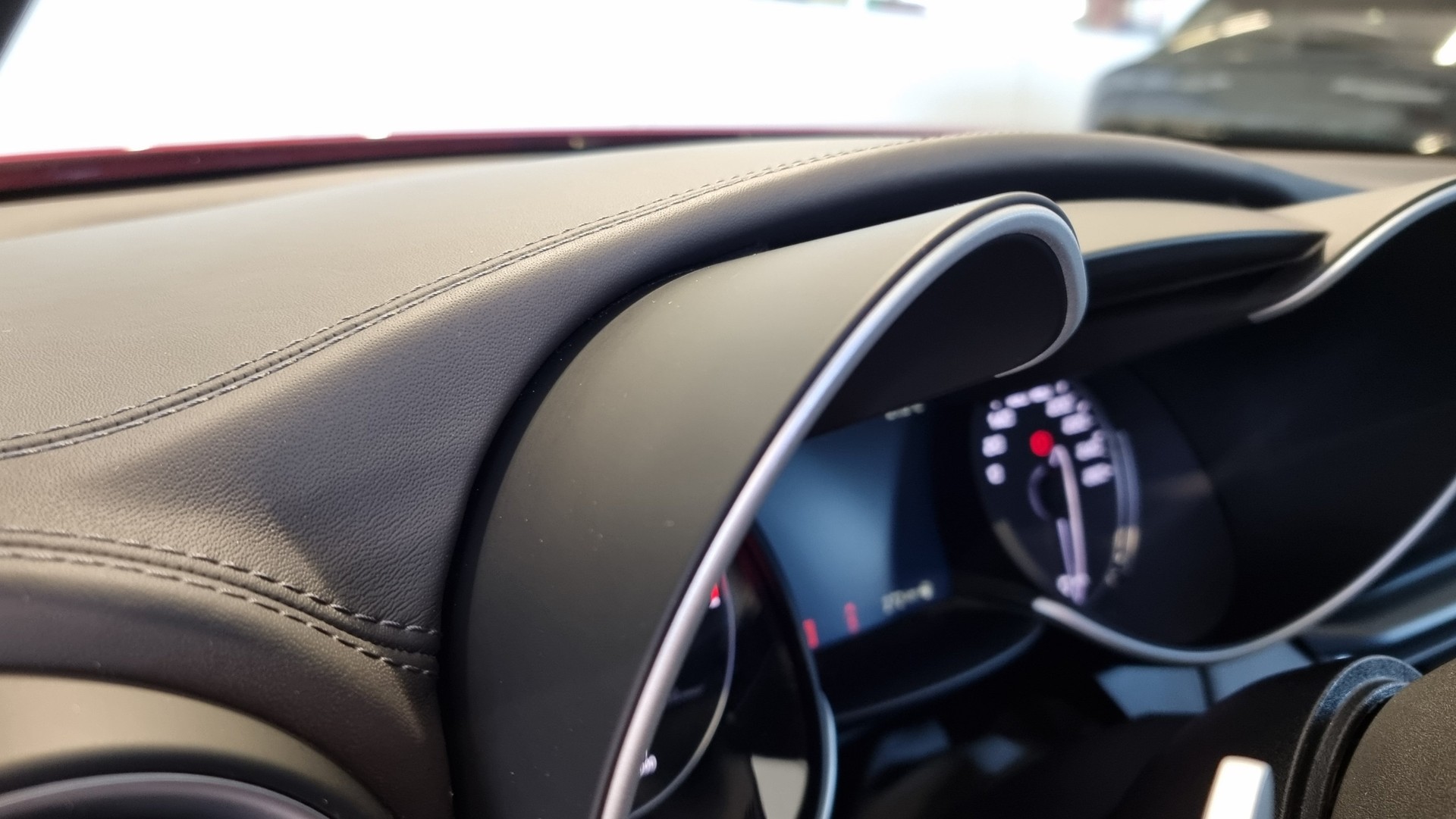 ALFA ROMEO Giulia 2.0 Q4 Veloce Premium Sky-image-11