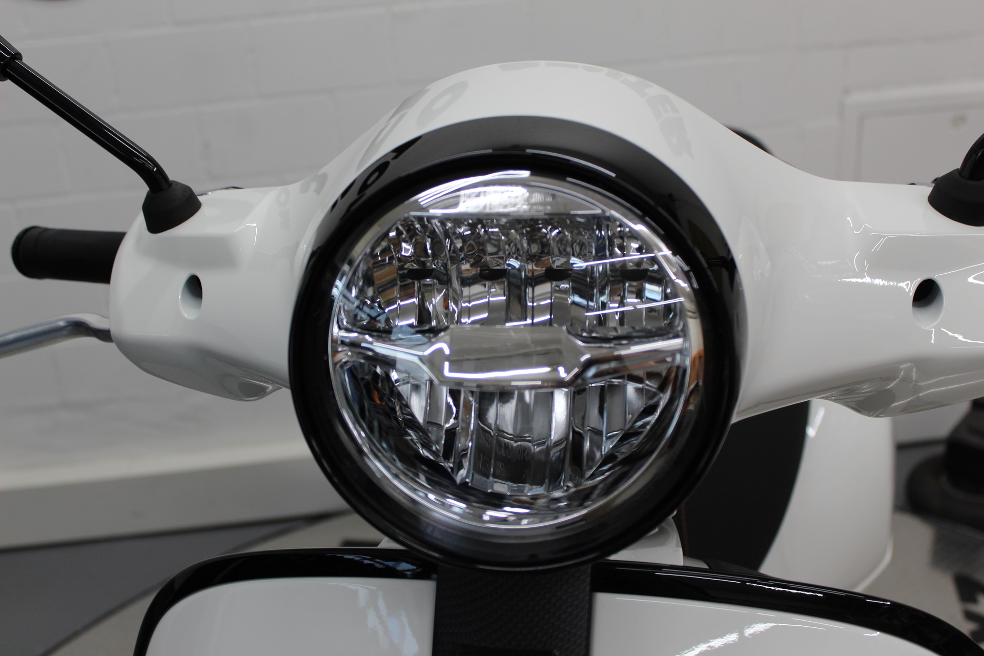 PIAGGIO Vespa GTS 300 Super Sport ABS-image-5