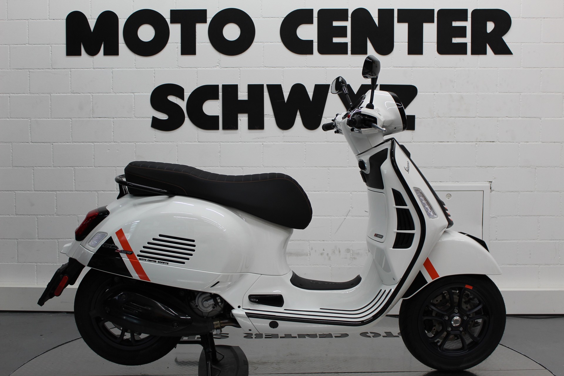 PIAGGIO Vespa GTS 300 Super Sport ABS-image-0