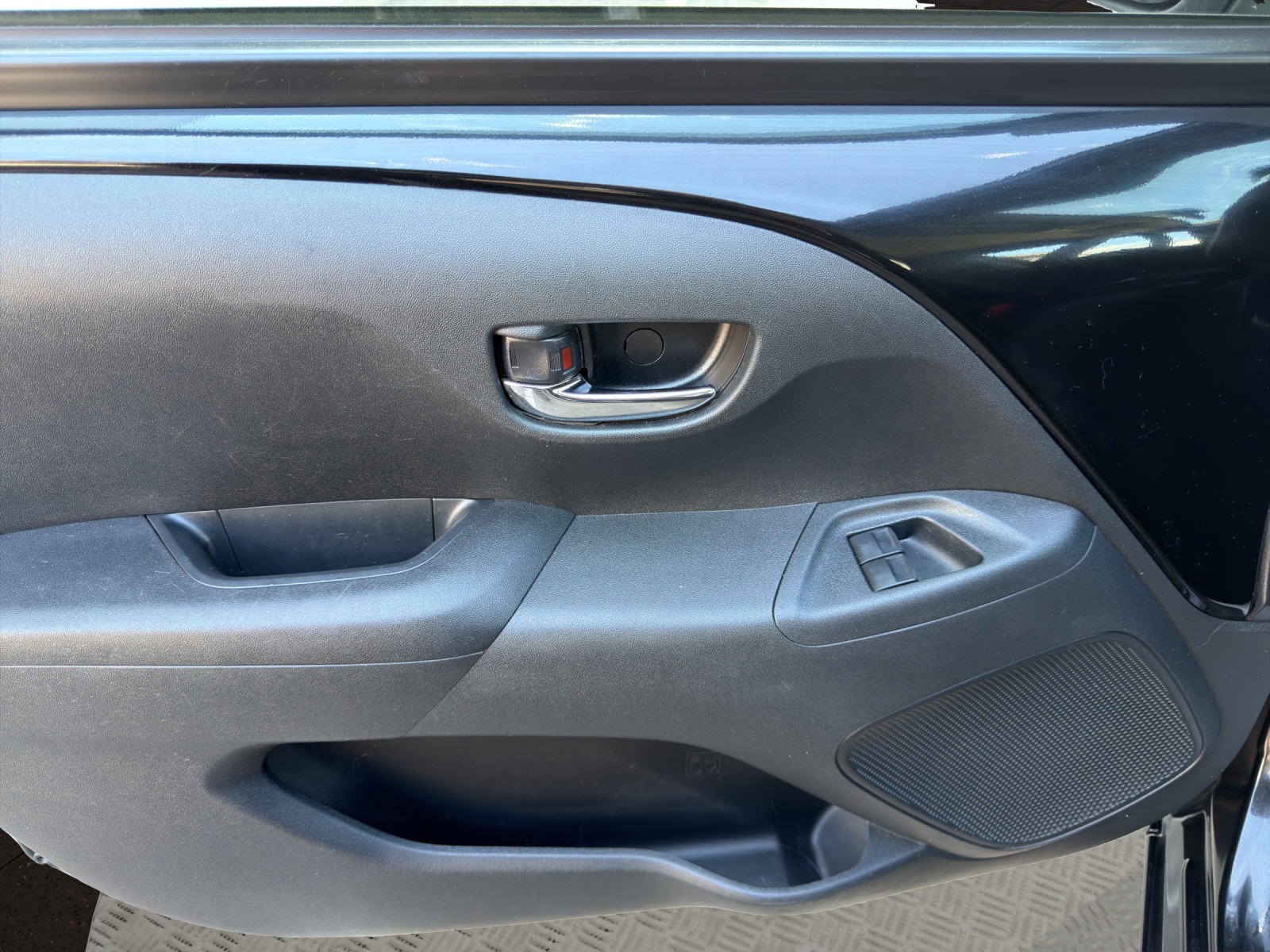 PEUGEOT 108 1.0 VTi Allure ETG-image-11