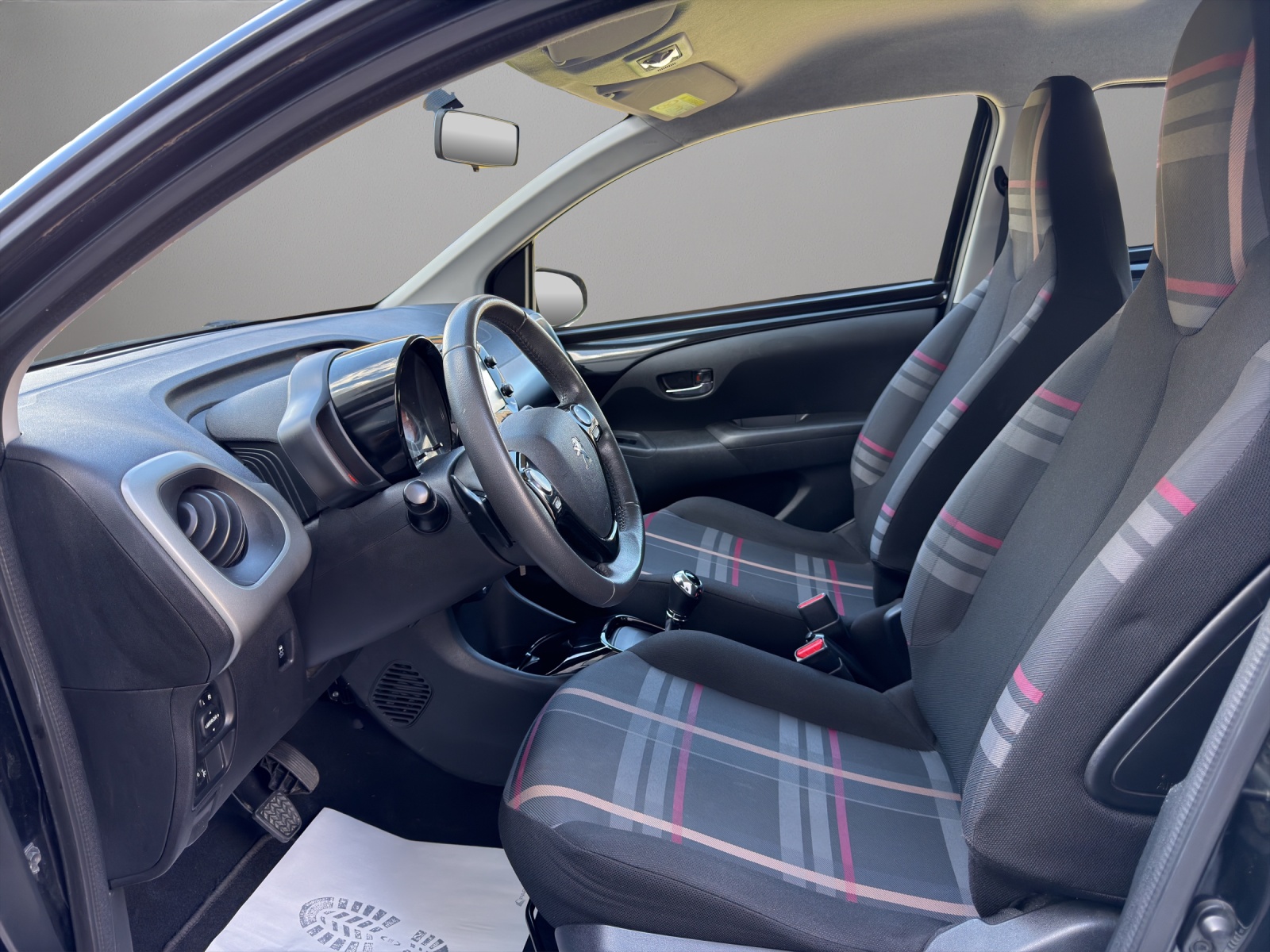 PEUGEOT 108 1.0 VTi Allure ETG-image-8