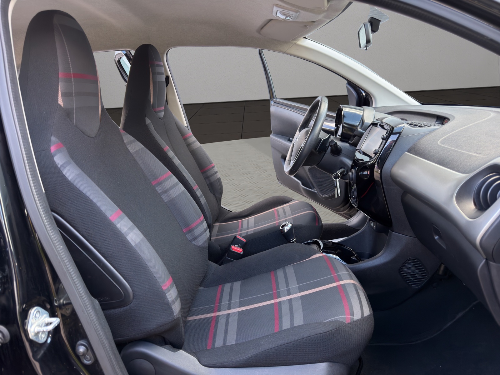 PEUGEOT 108 1.0 VTi Allure ETG-image-16