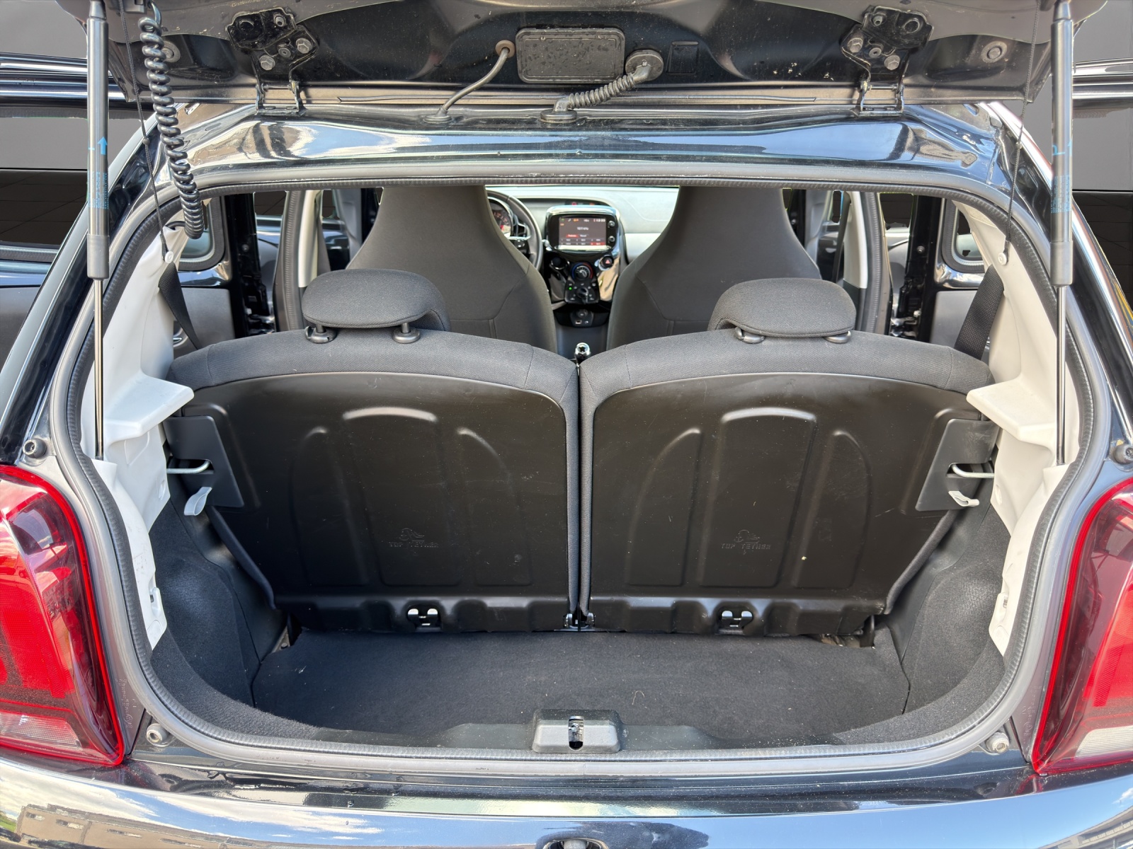 PEUGEOT 108 1.0 VTi Allure ETG-image-18