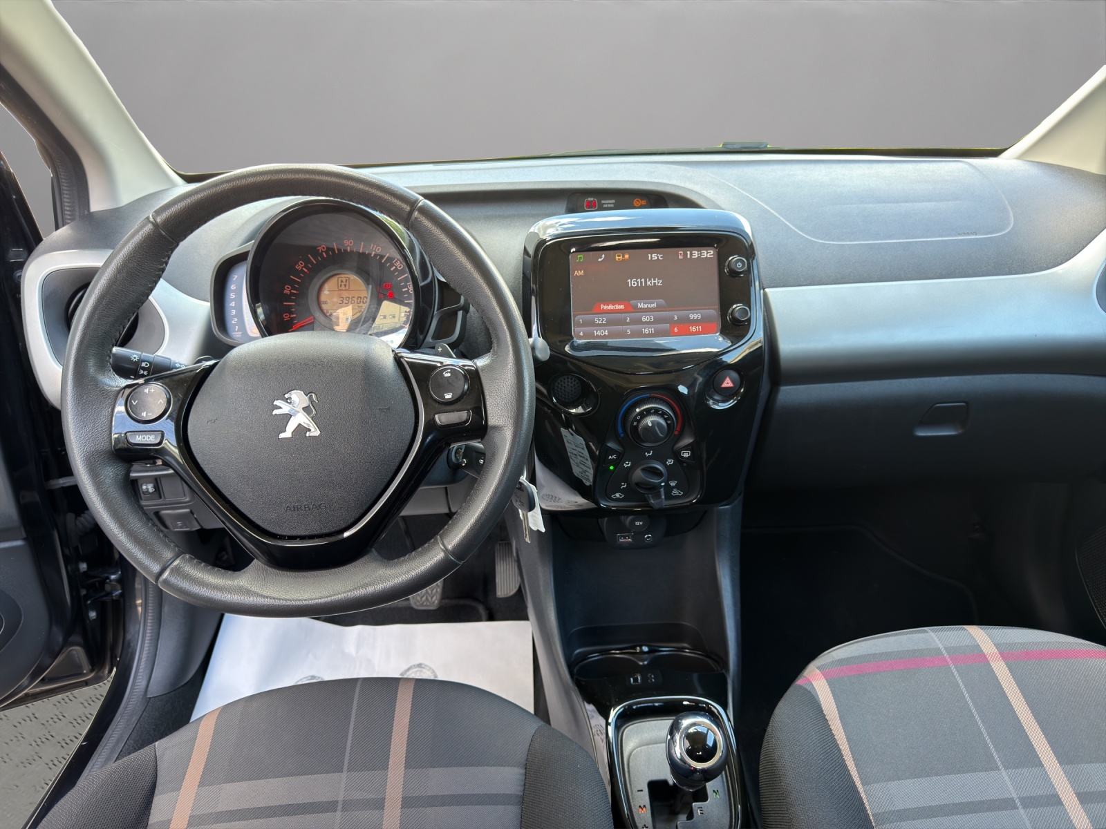 PEUGEOT 108 1.0 VTi Allure ETG-image-13