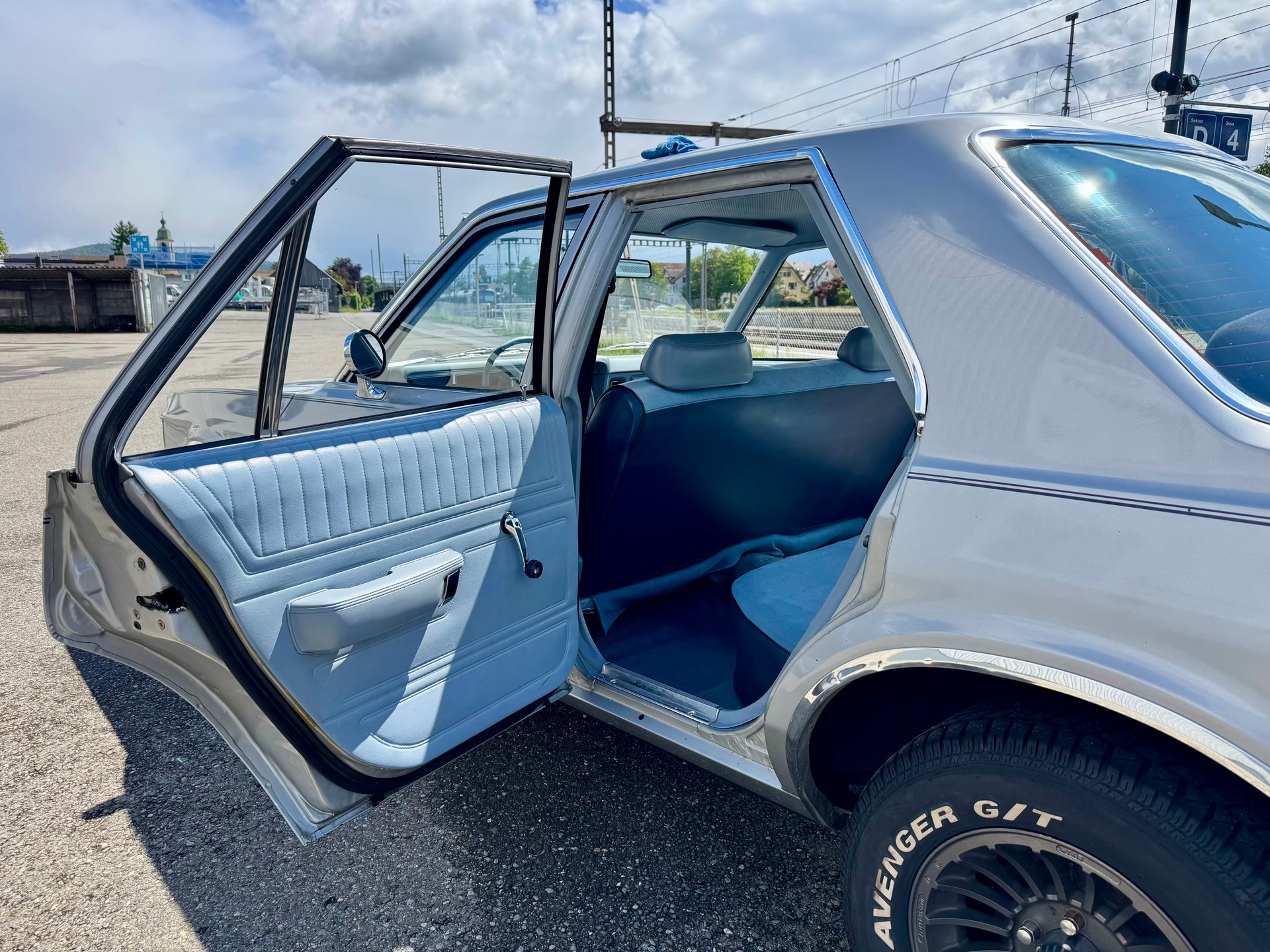 PLYMOUTH Volaré-image-7