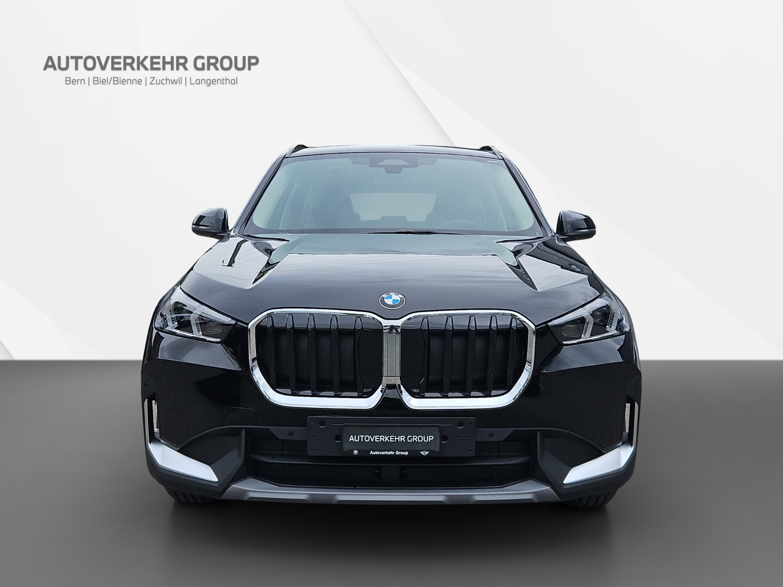 BMW X1 sDrive 18i-showroom-element-1