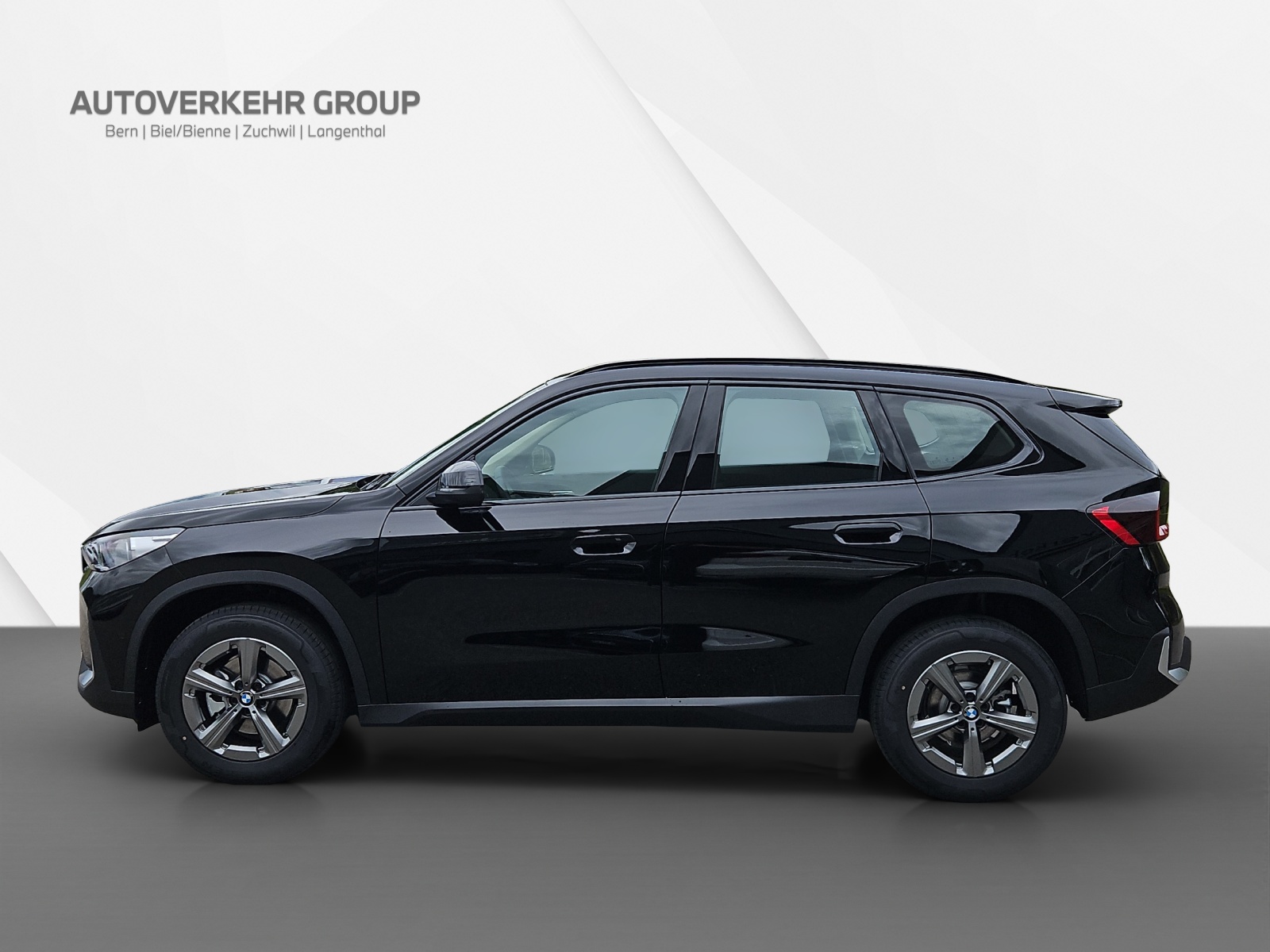 BMW X1 sDrive 18i-showroom-element-2