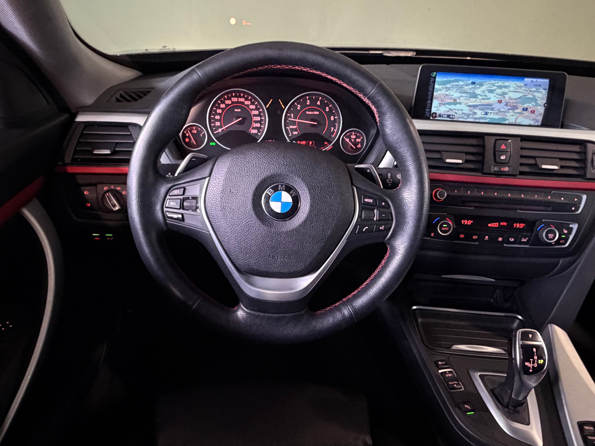 BMW 328i GT xDrive Sport Line Steptronic*CH-Fahrzeug*Ab MFK*-image-16