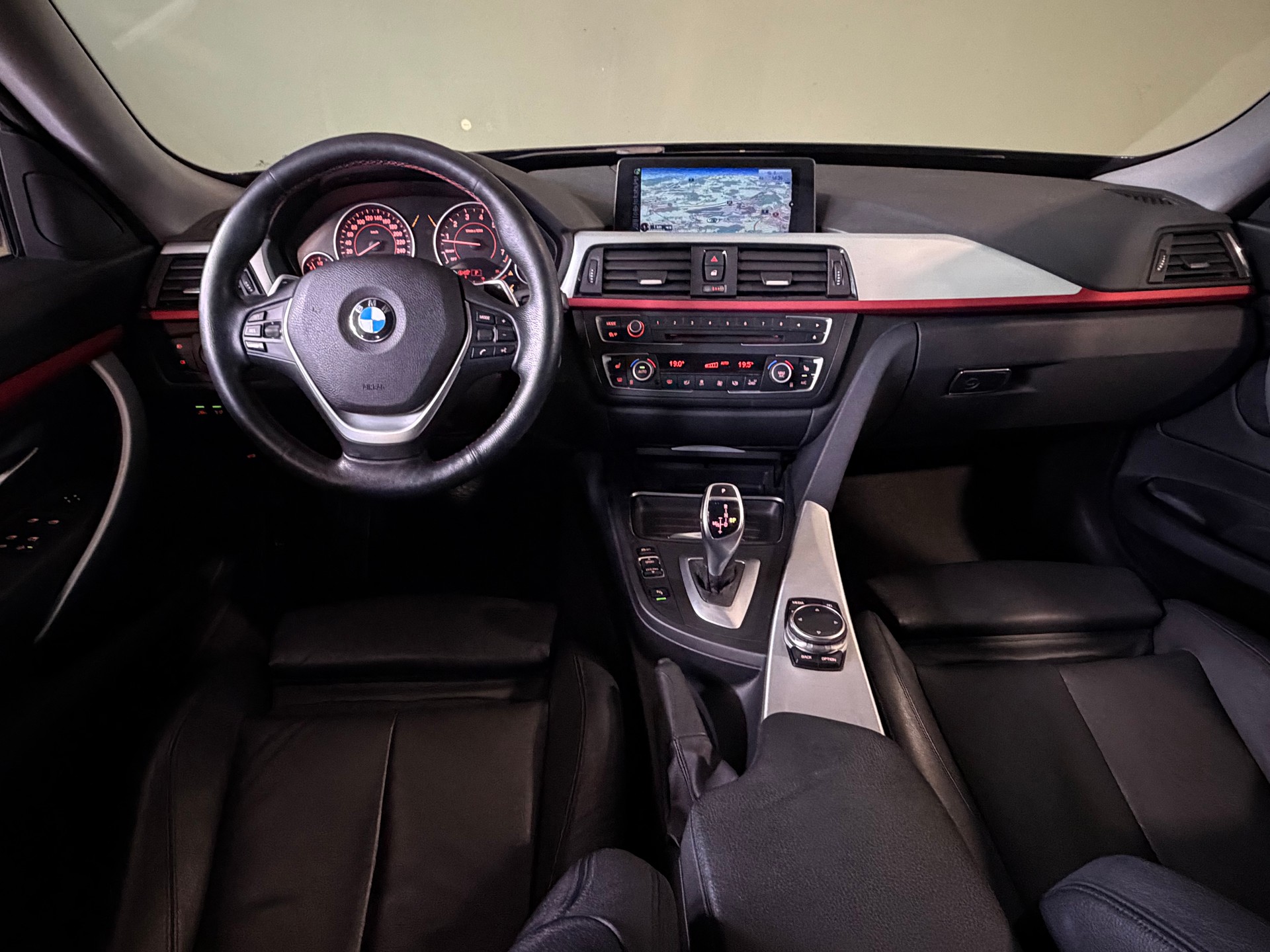 BMW 328i GT xDrive Sport Line Steptronic*CH-Fahrzeug*Ab MFK*-image-7