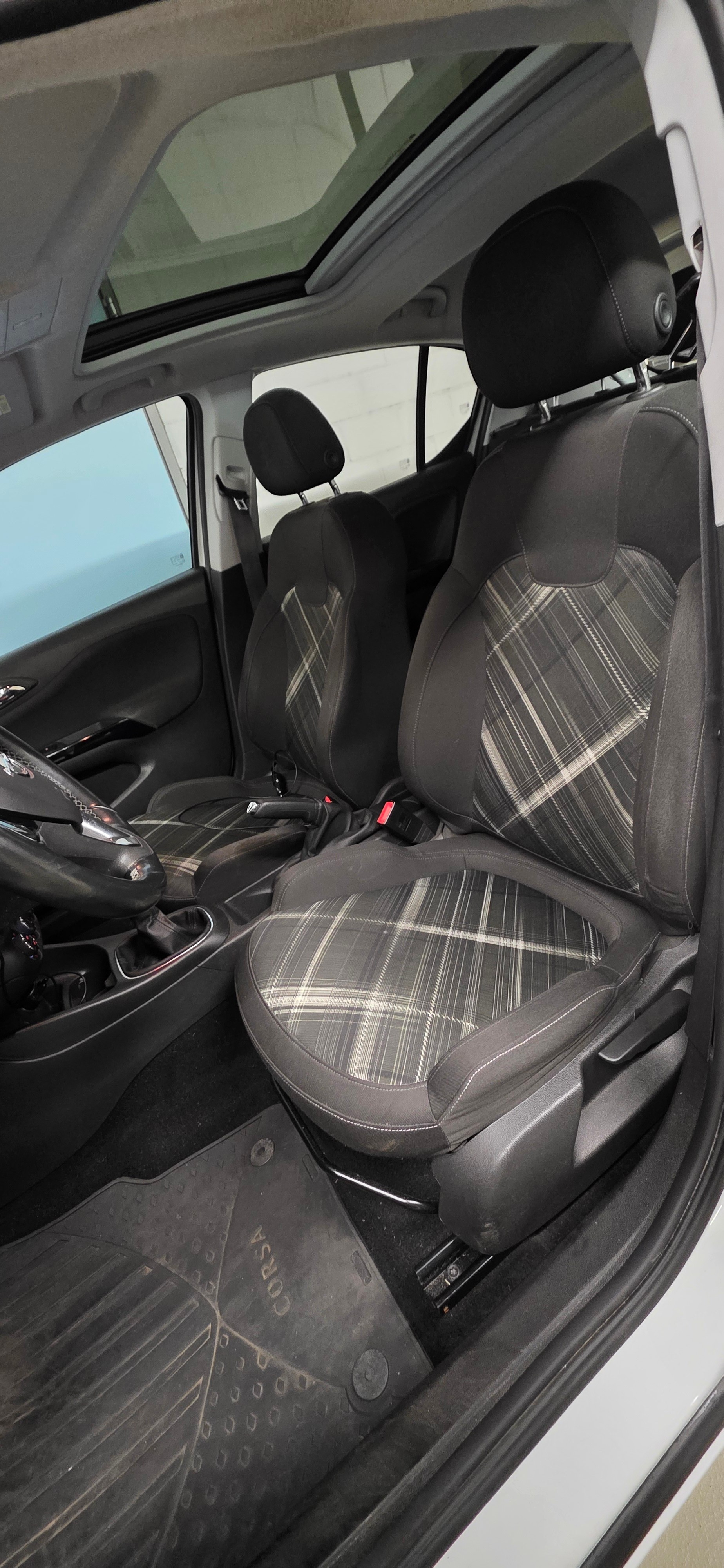 OPEL Corsa 1.4 TP Color Edition Easytronic-image-9
