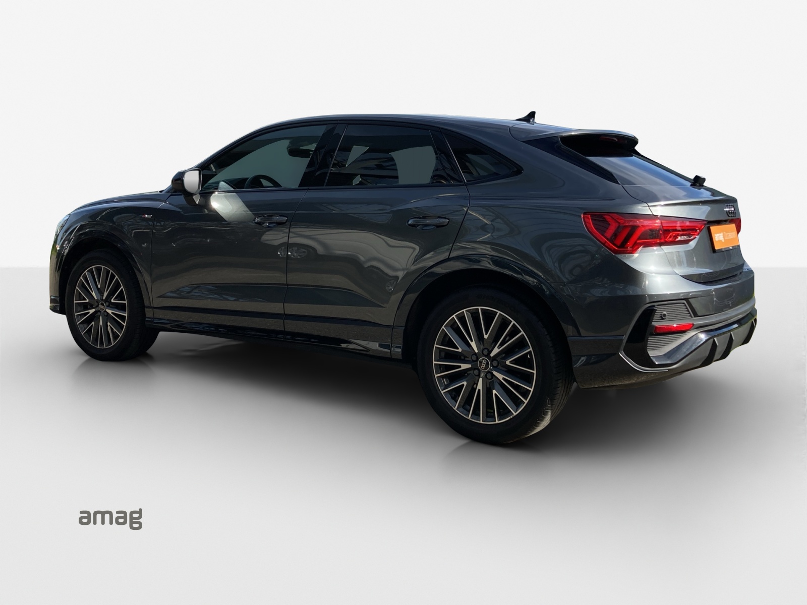 AUDI Q3 Sportback 40 TFSI S line quattro S-tronic-image-2