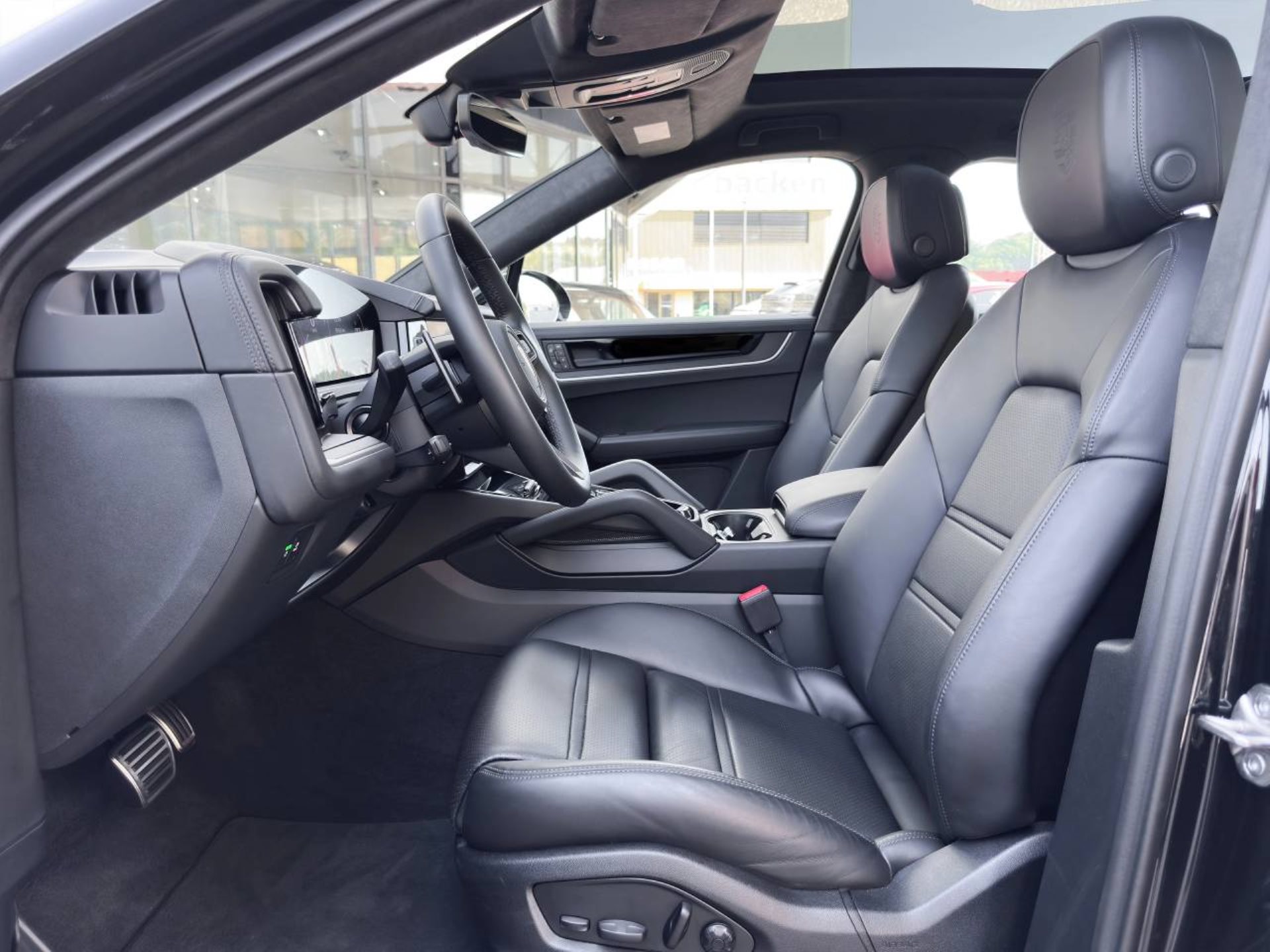 PORSCHE Cayenne S E-Hybrid Coupé-image-16