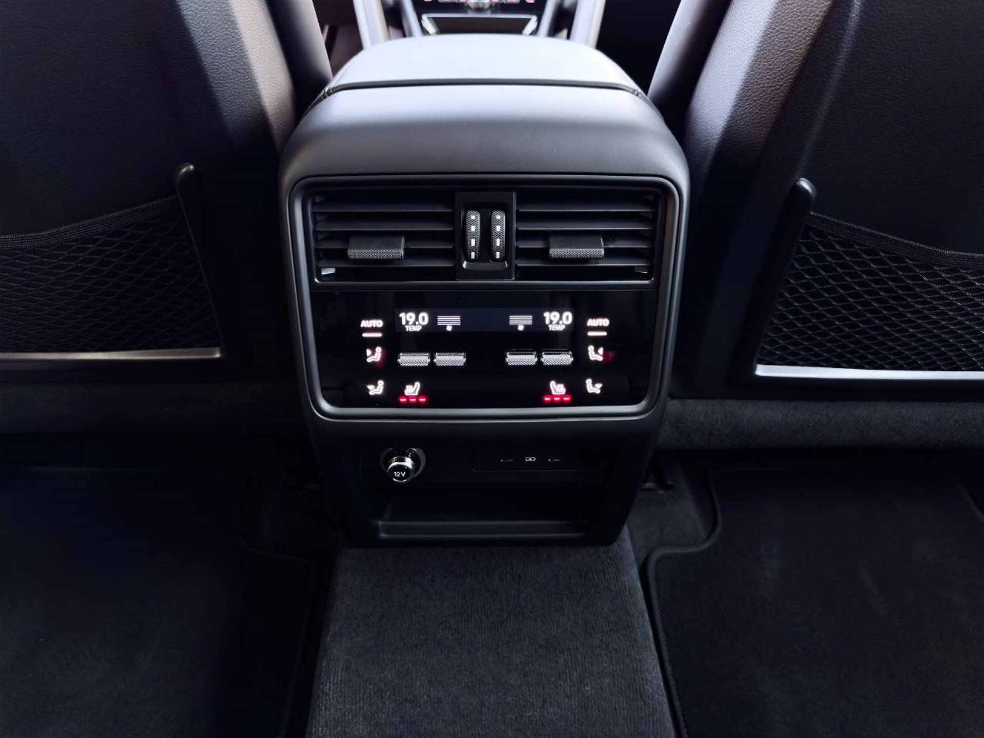 PORSCHE Cayenne S E-Hybrid Coupé-image-30