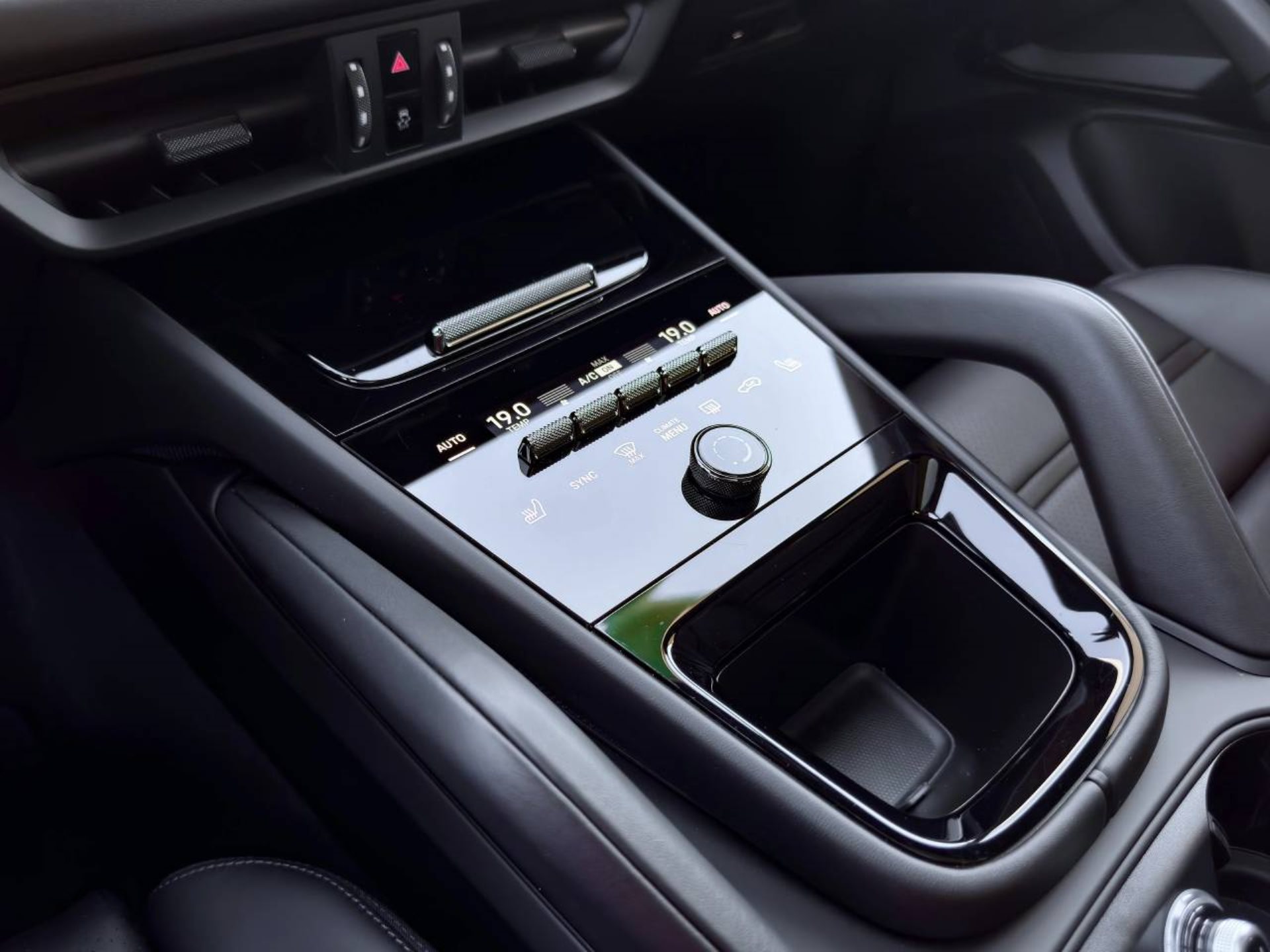 PORSCHE Cayenne S E-Hybrid Coupé-image-21
