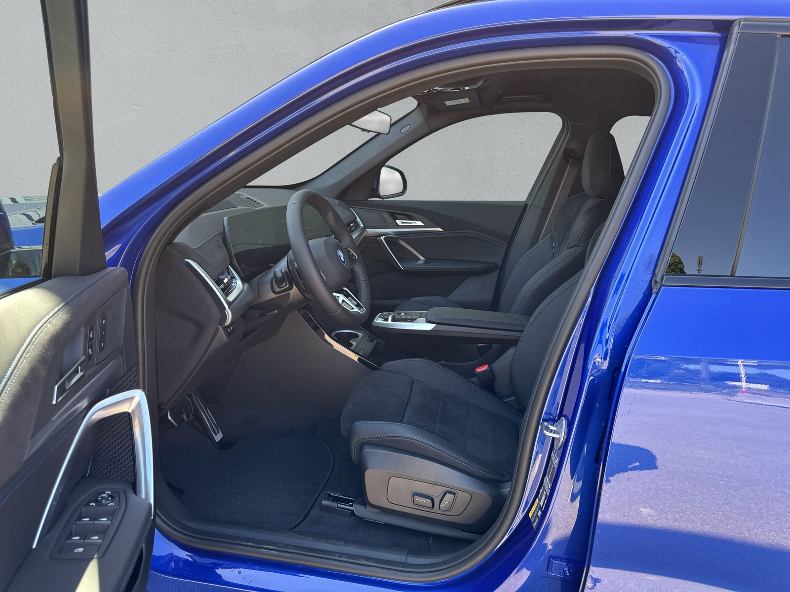 BMW iX1 xDrive 30 M Sport Pro-image-9