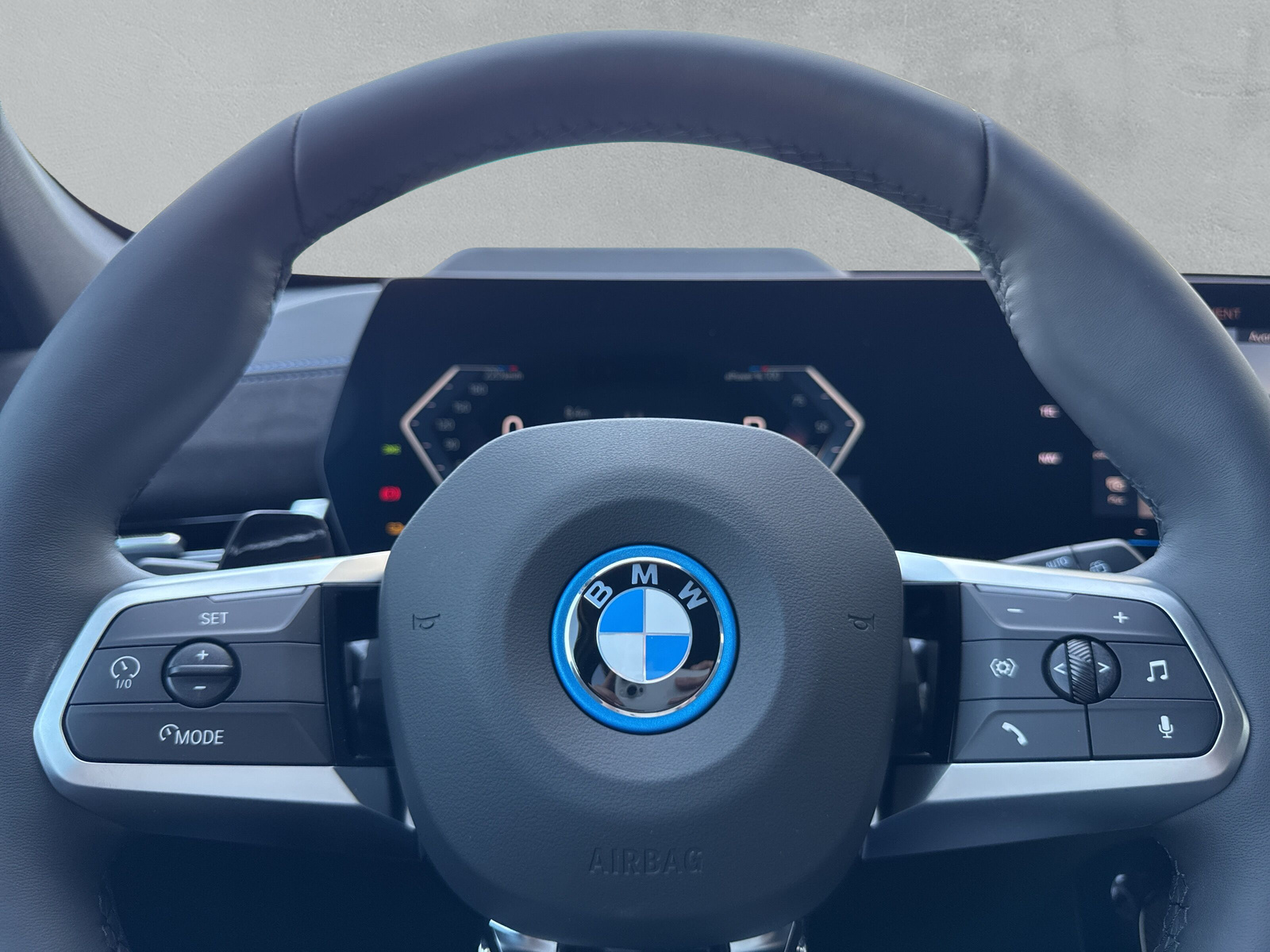 BMW iX1 xDrive 30 M Sport Pro-image-17
