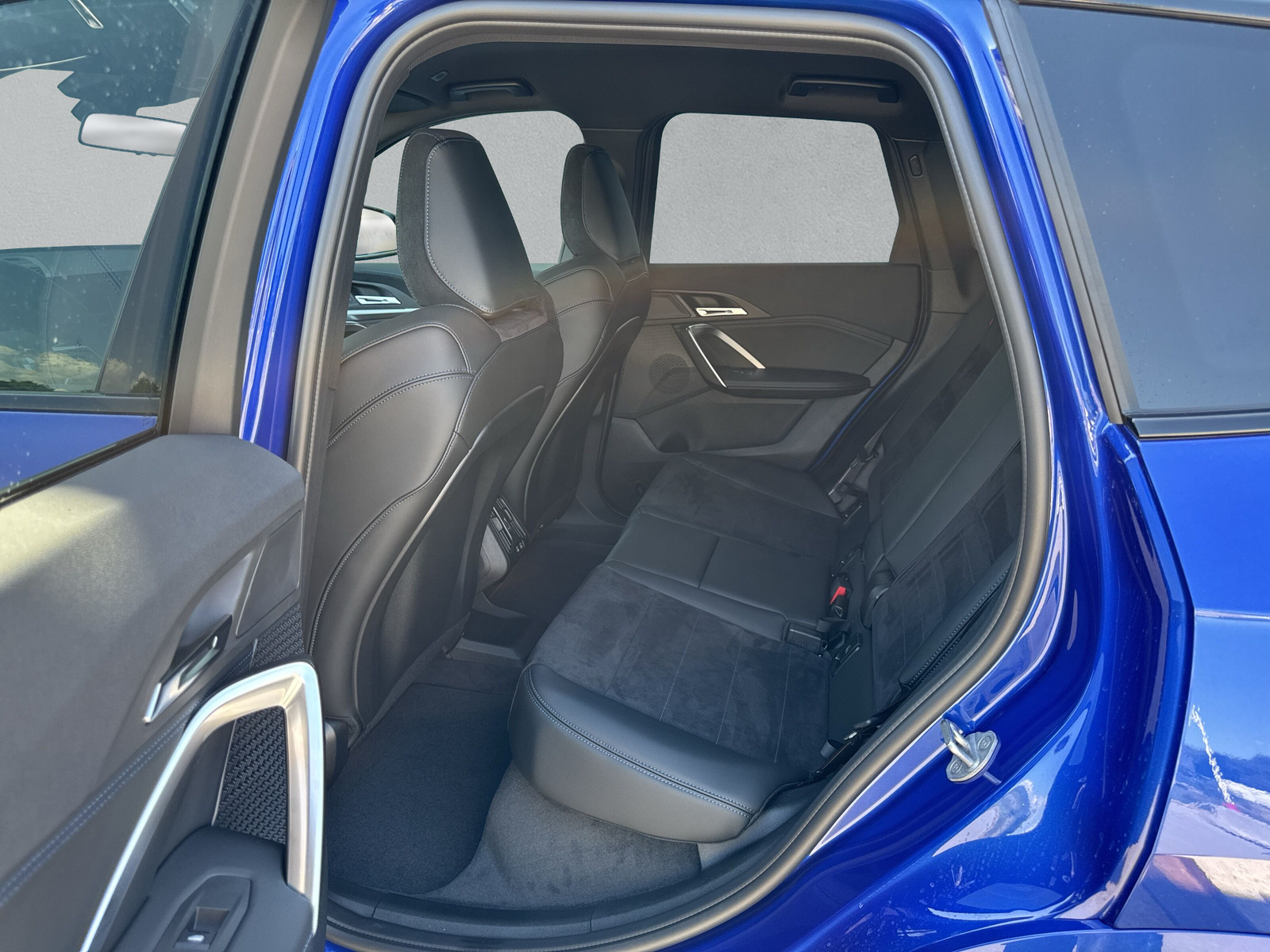 BMW iX1 xDrive 30 M Sport Pro-image-10